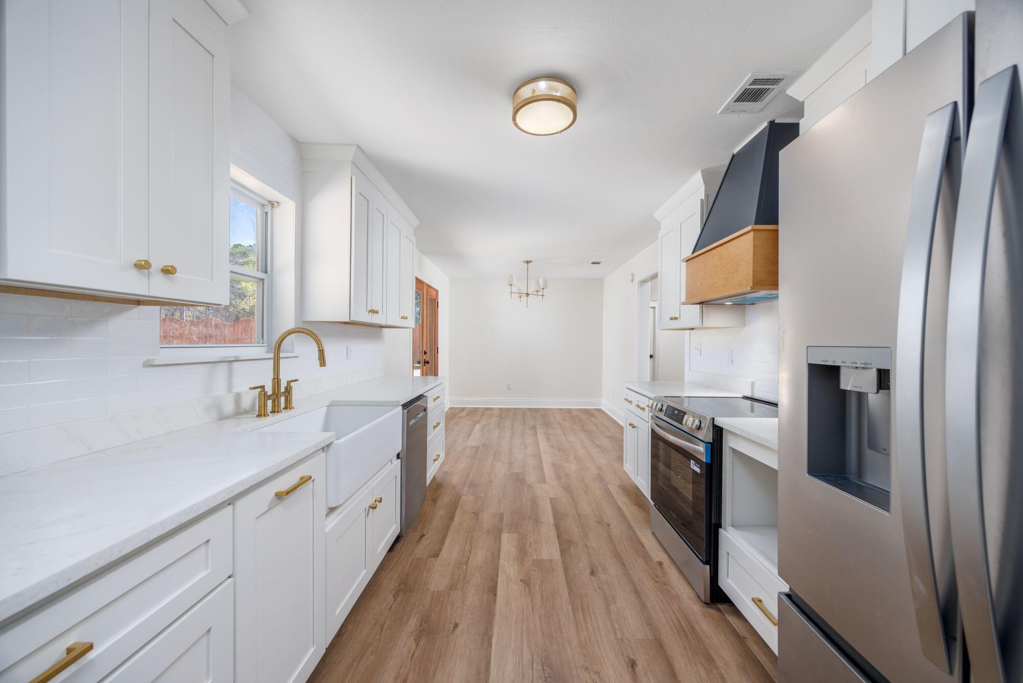 HAPPY HOLLOW - Residential