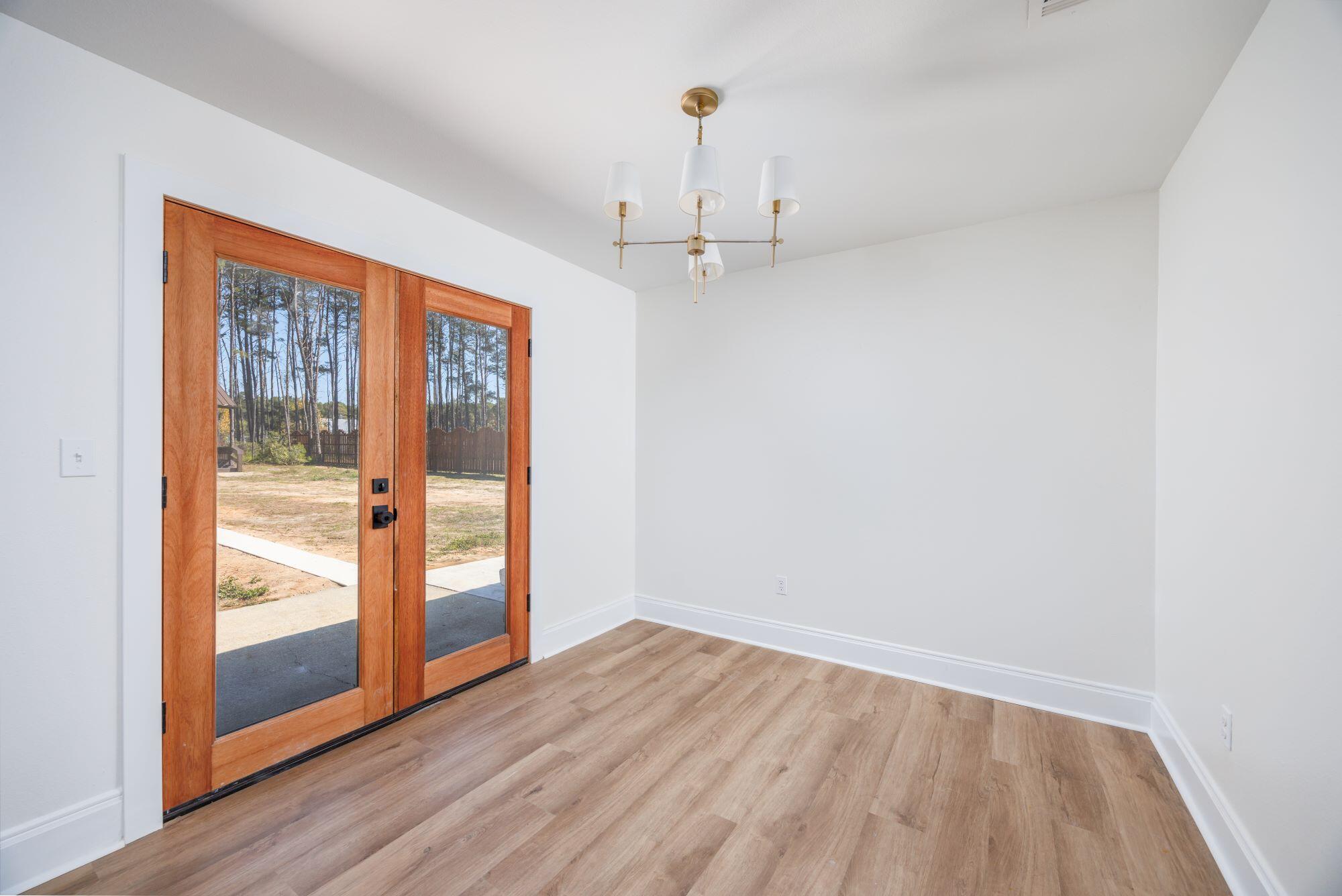 HAPPY HOLLOW - Residential