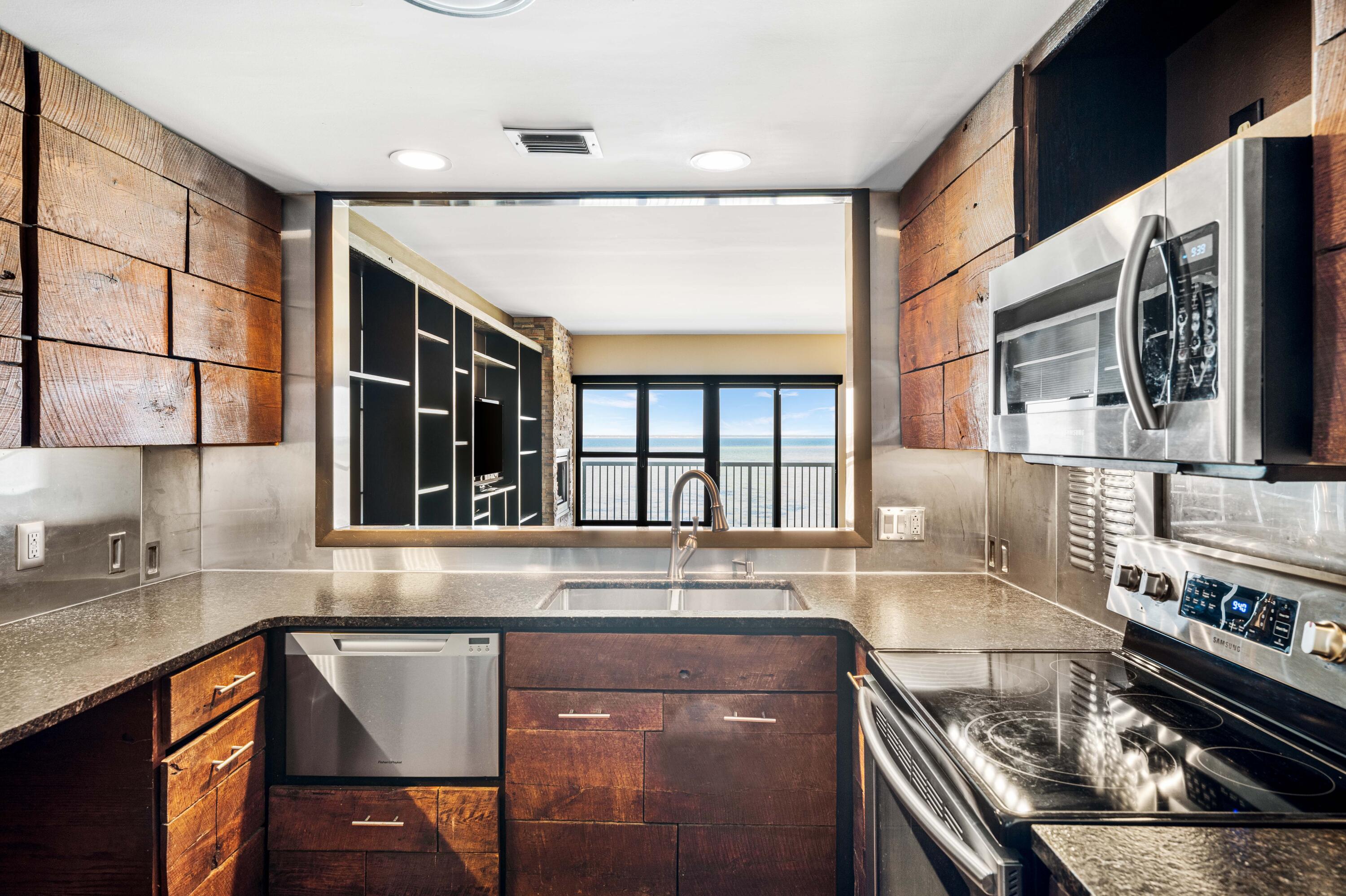 PLAYERS CLUB AT SAN DESTIN - Residential