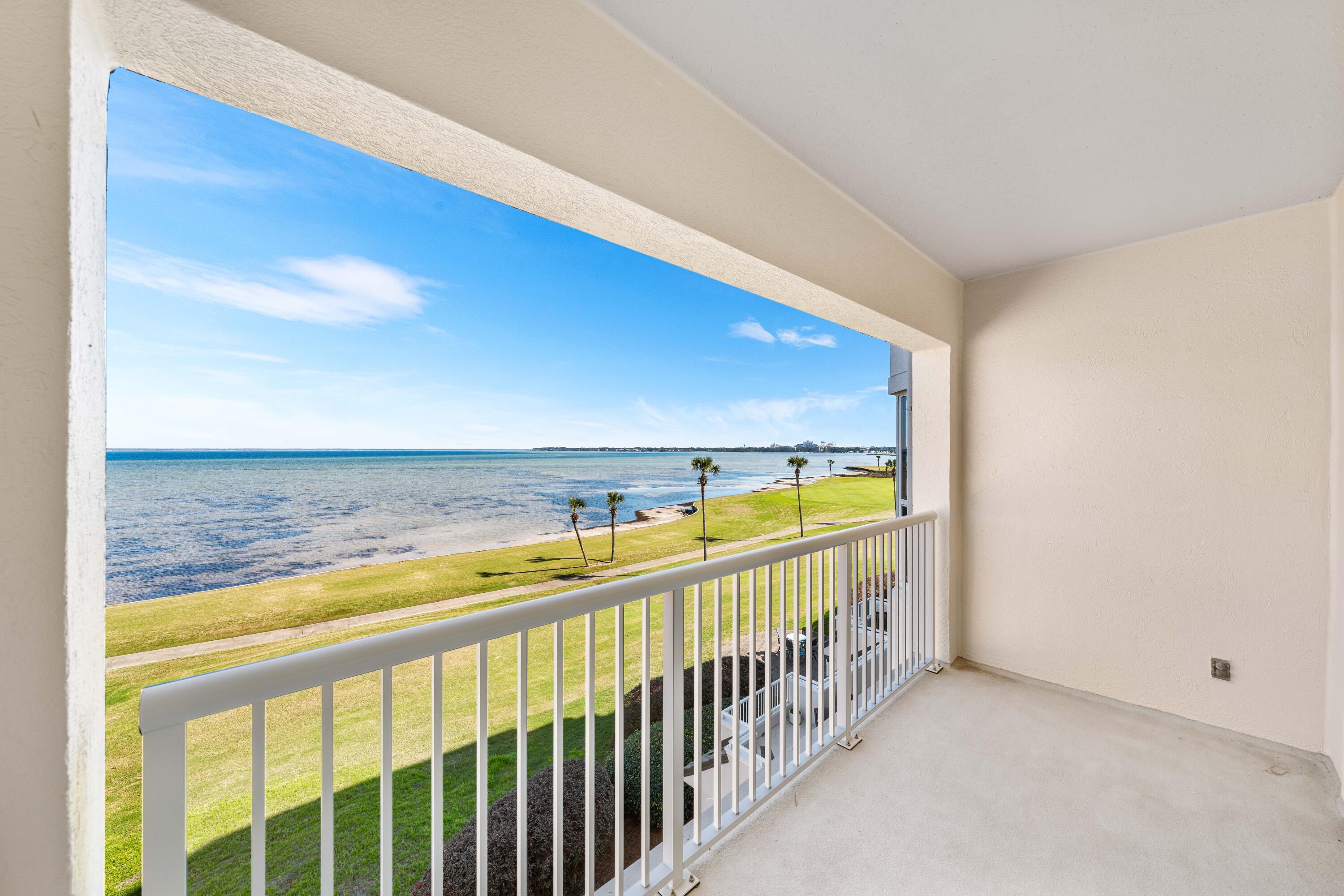 PLAYERS CLUB AT SAN DESTIN - Residential