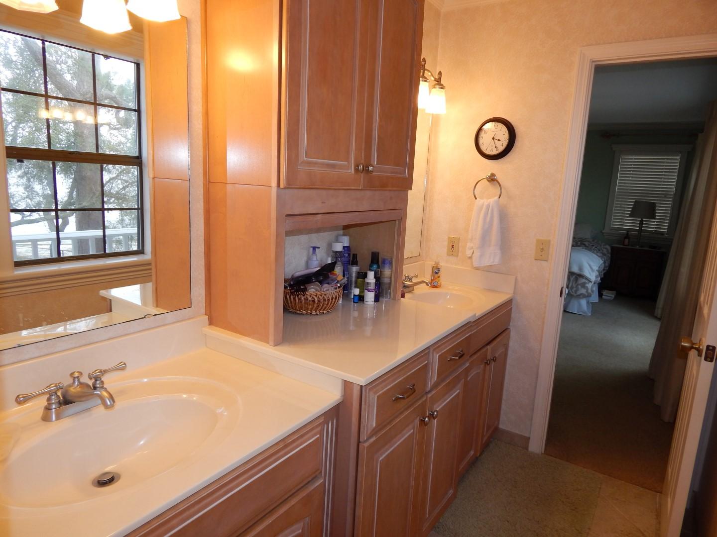 ELLIOTTS POINT 7TH ADDN - Residential