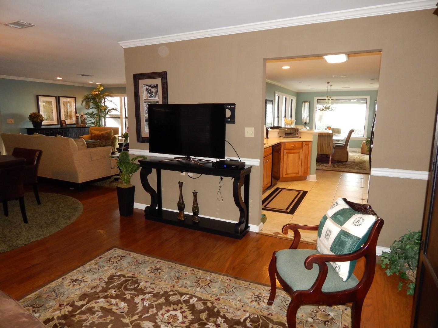 ELLIOTTS POINT 7TH ADDN - Residential