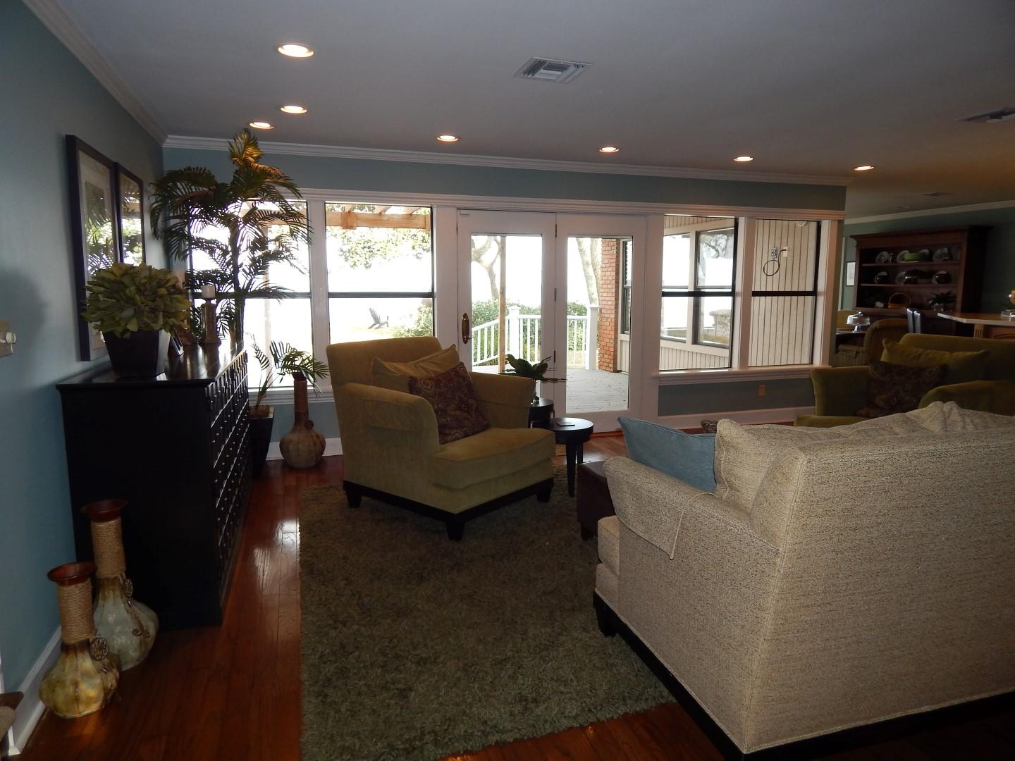 ELLIOTTS POINT 7TH ADDN - Residential