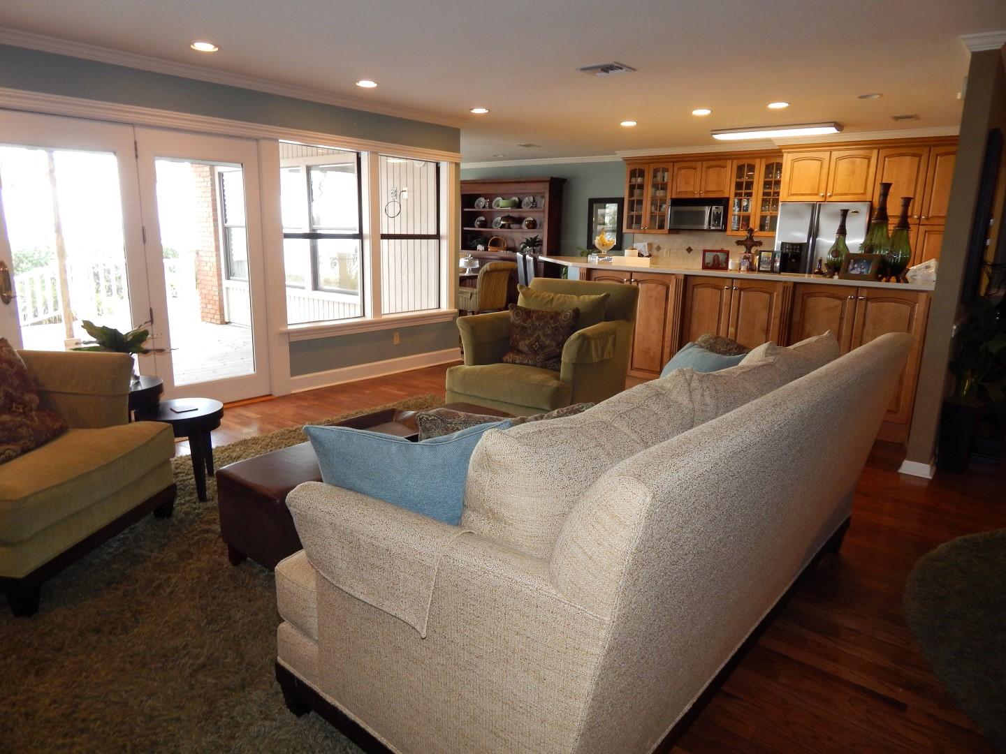 ELLIOTTS POINT 7TH ADDN - Residential