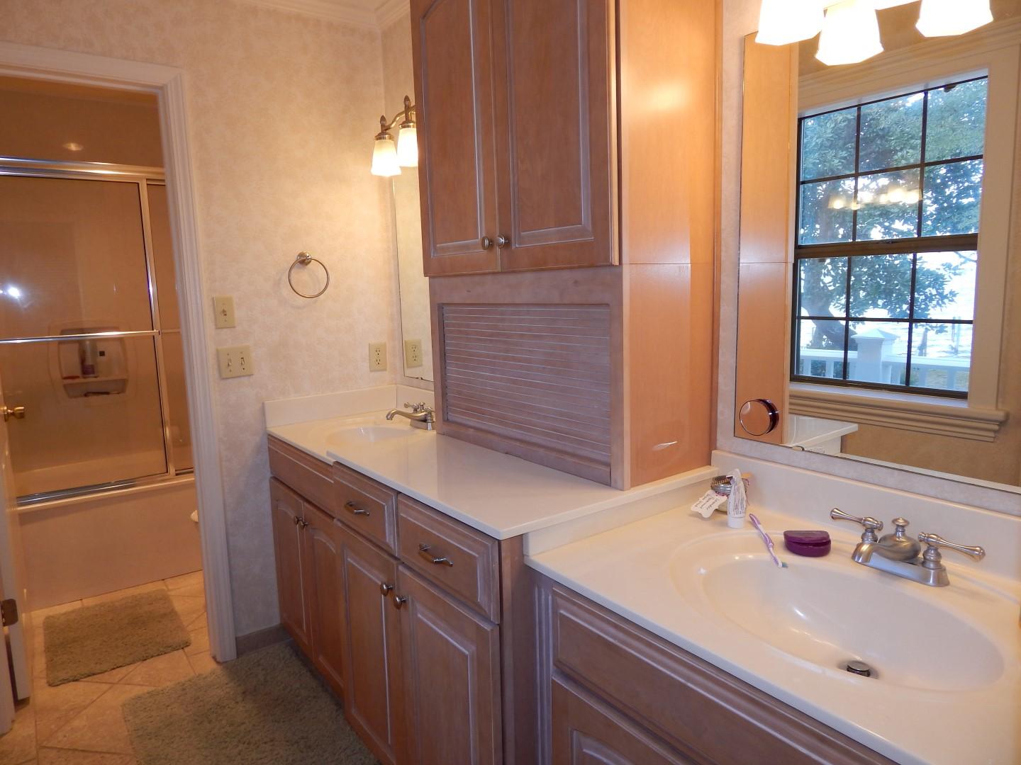 ELLIOTTS POINT 7TH ADDN - Residential