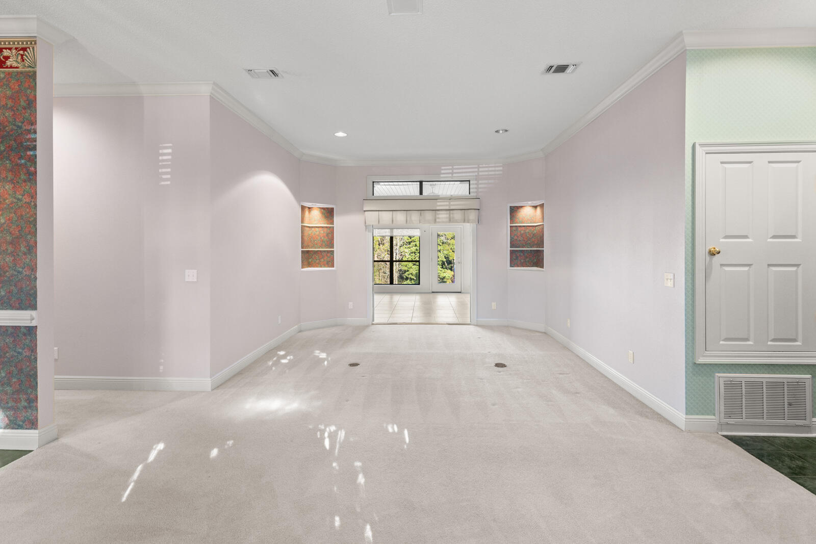 LE CHATEAU - Residential