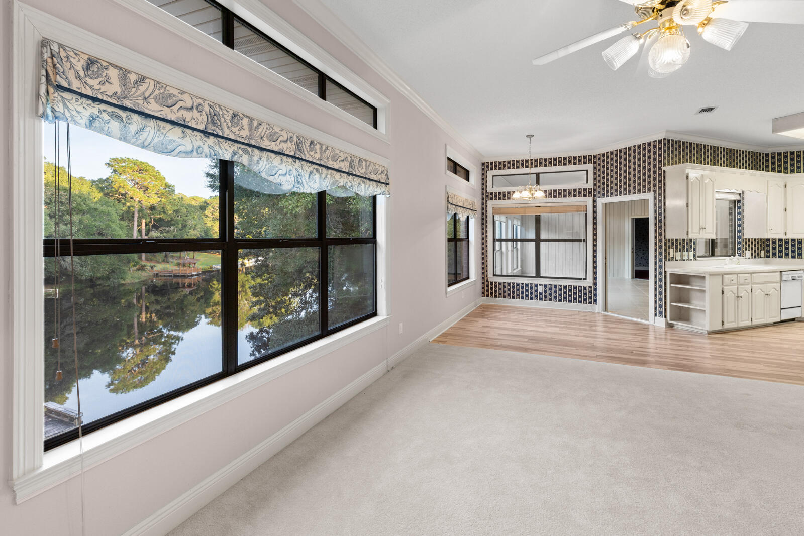 LE CHATEAU - Residential