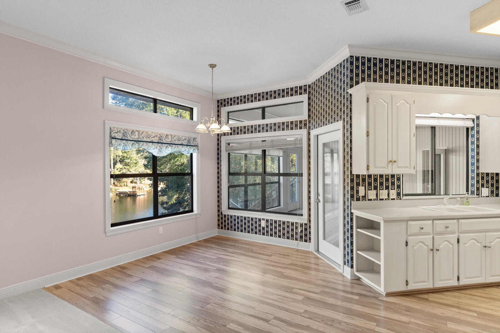 LE CHATEAU - Residential