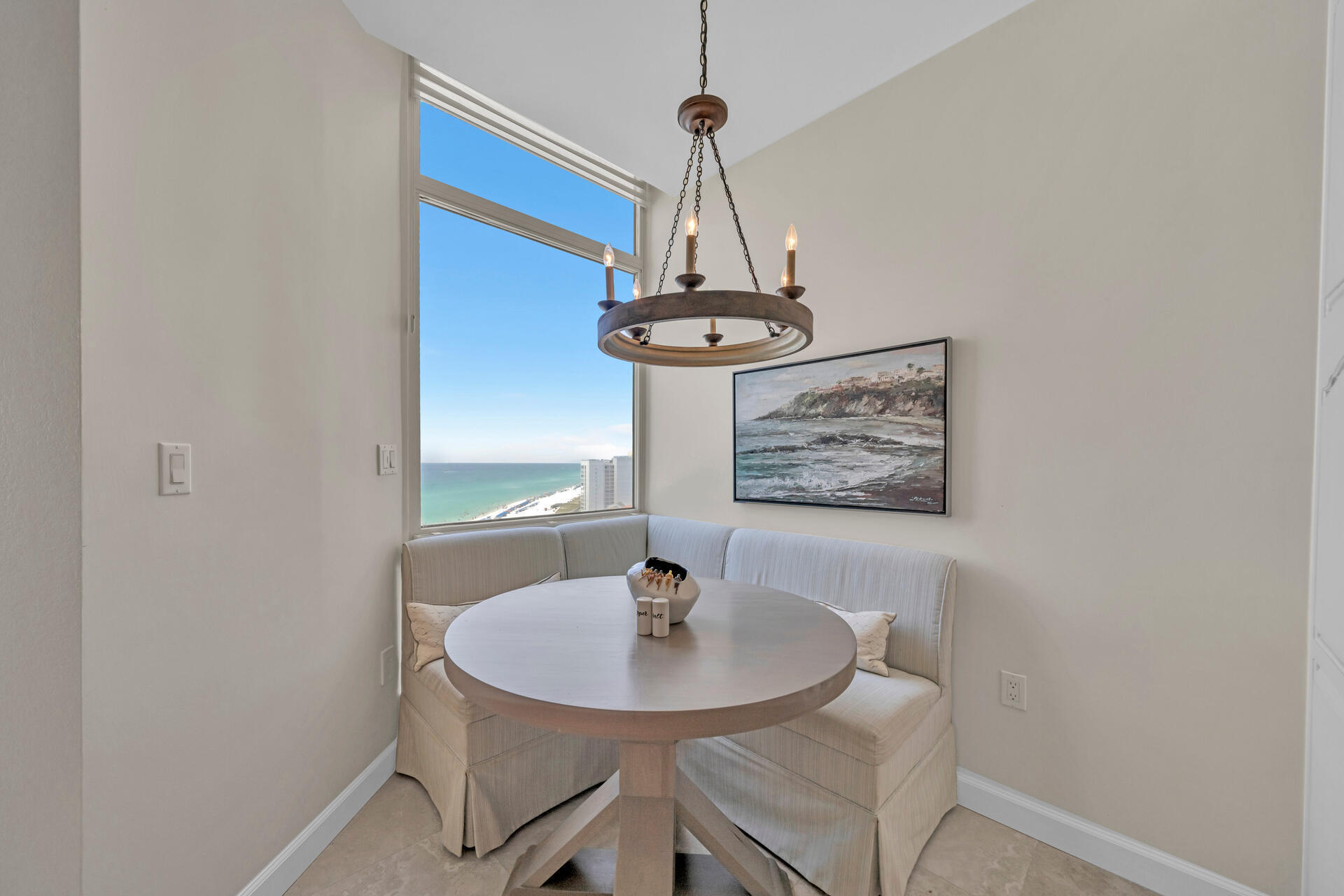 REGENCY TOWERS - Residential
