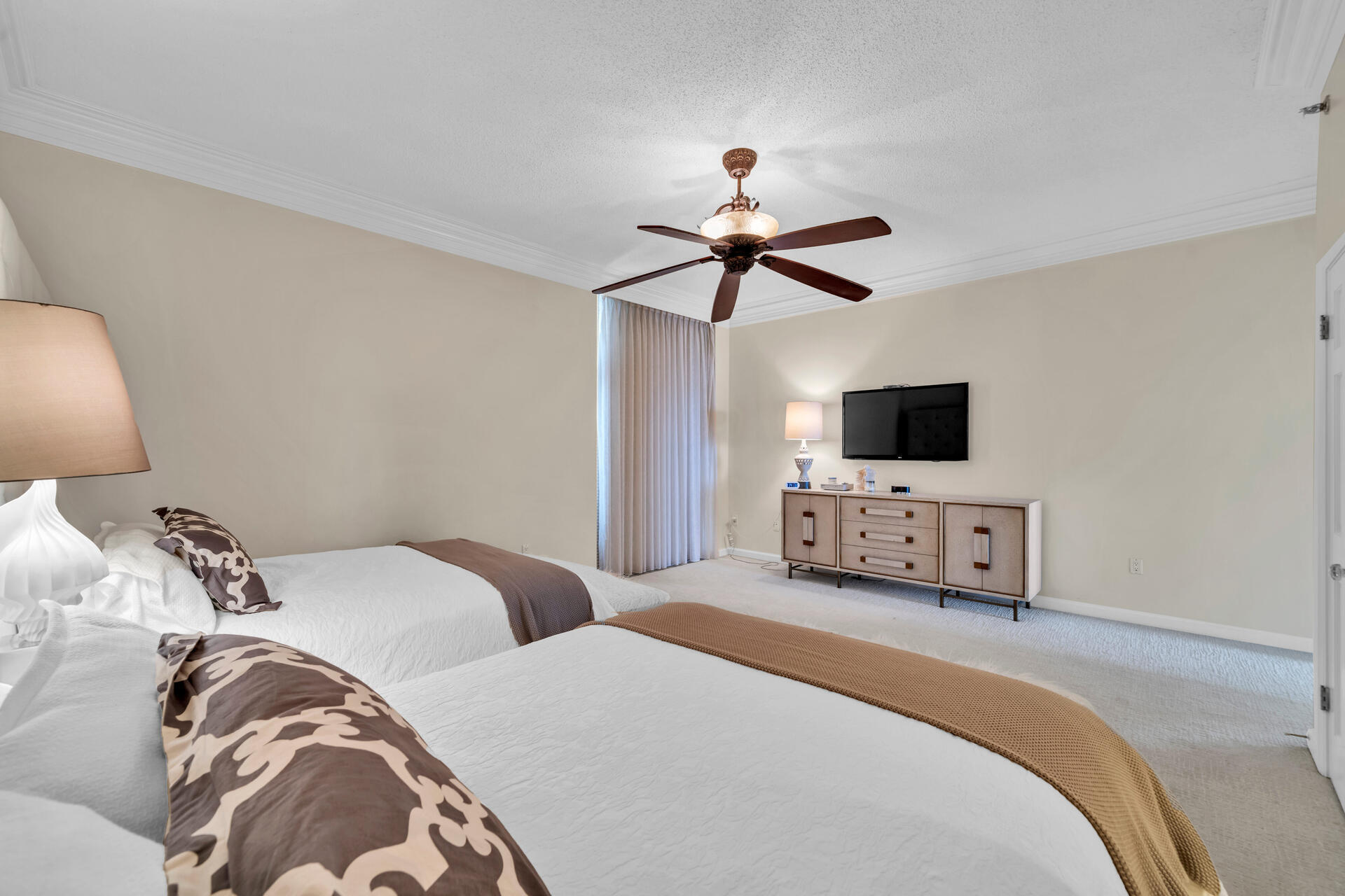 REGENCY TOWERS - Residential