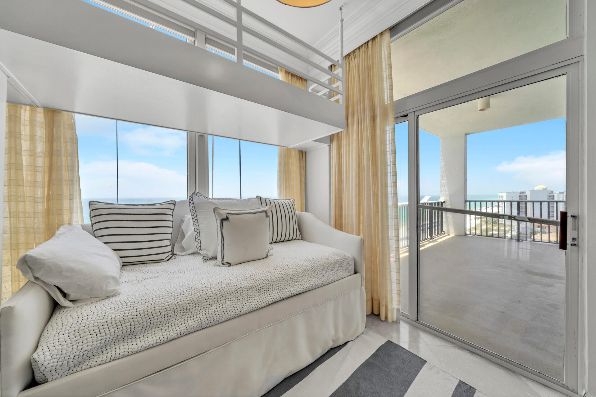 REGENCY TOWERS - Residential