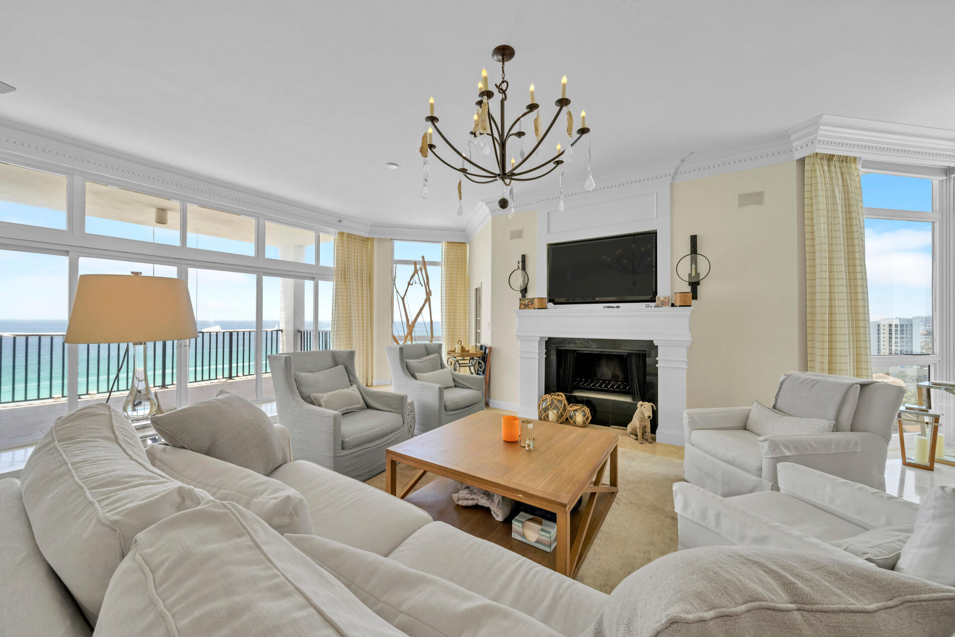 REGENCY TOWERS - Residential