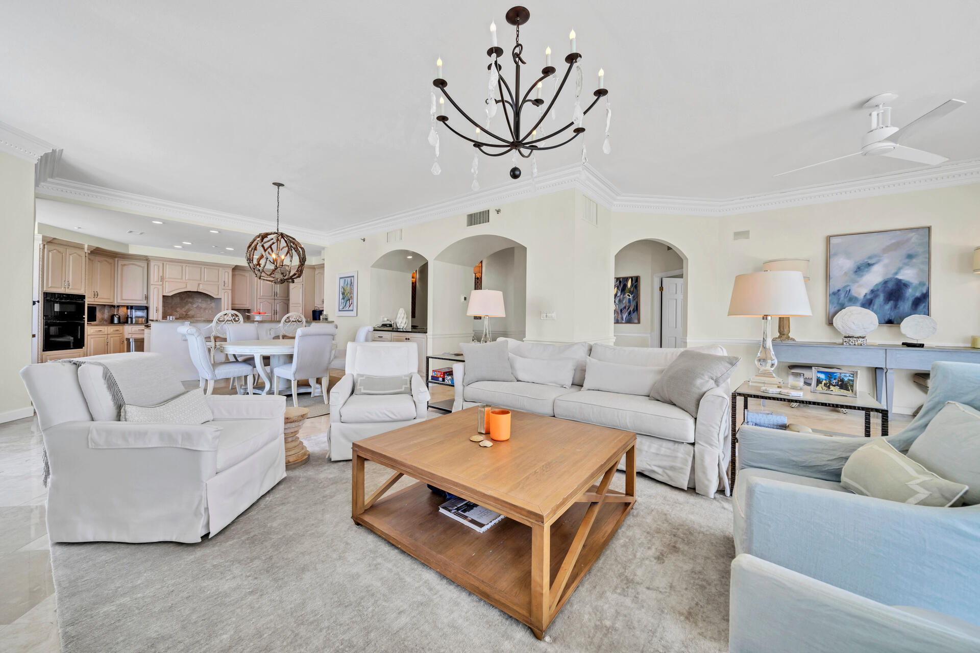REGENCY TOWERS - Residential