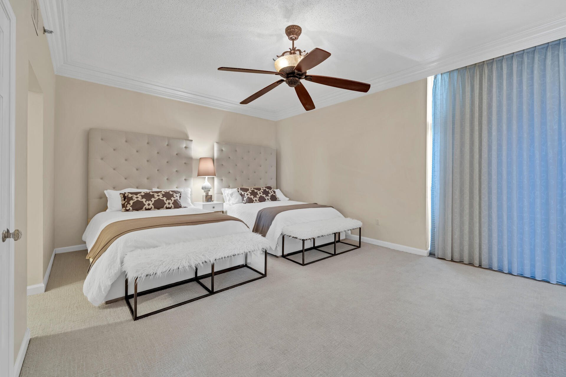 REGENCY TOWERS - Residential
