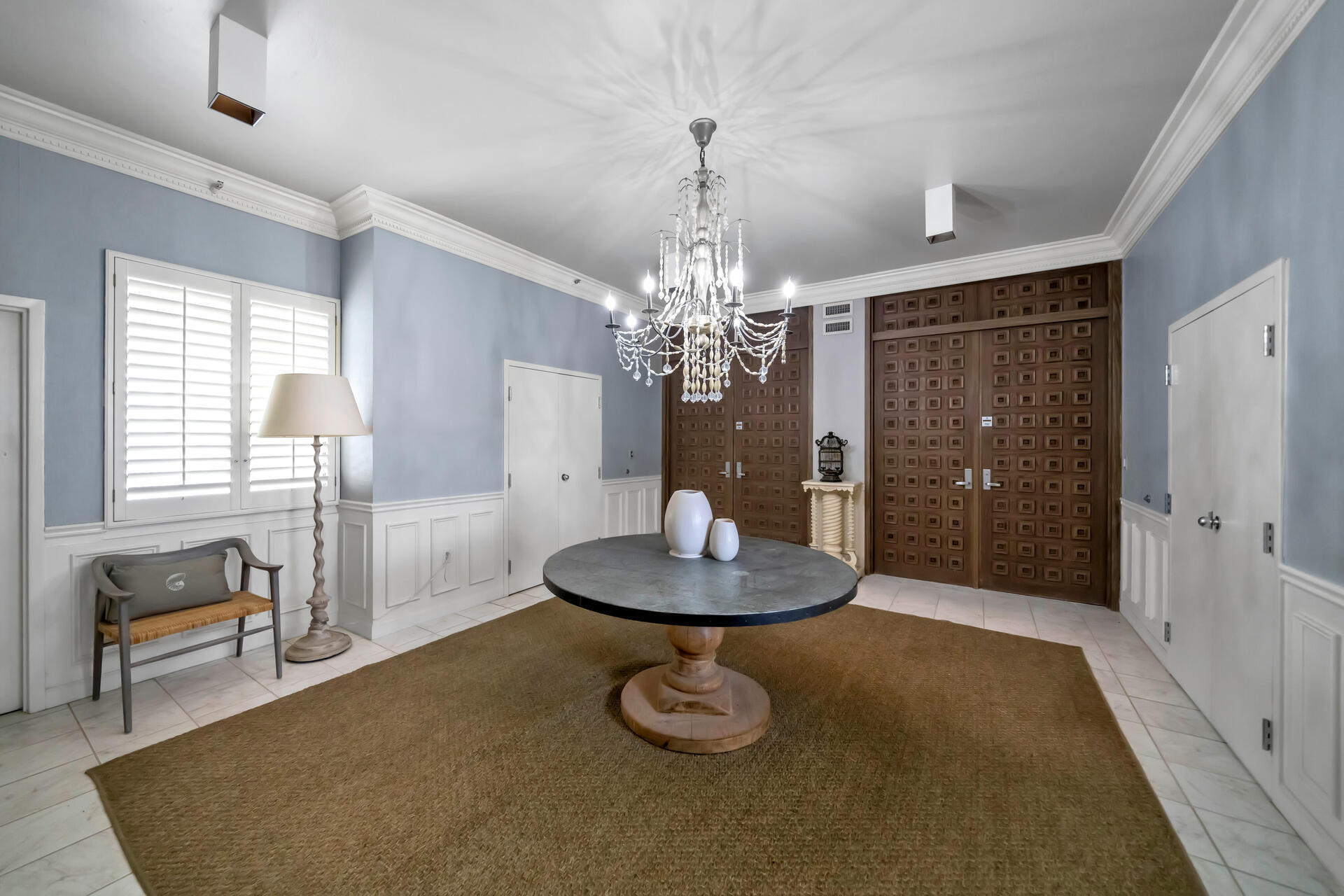 REGENCY TOWERS - Residential