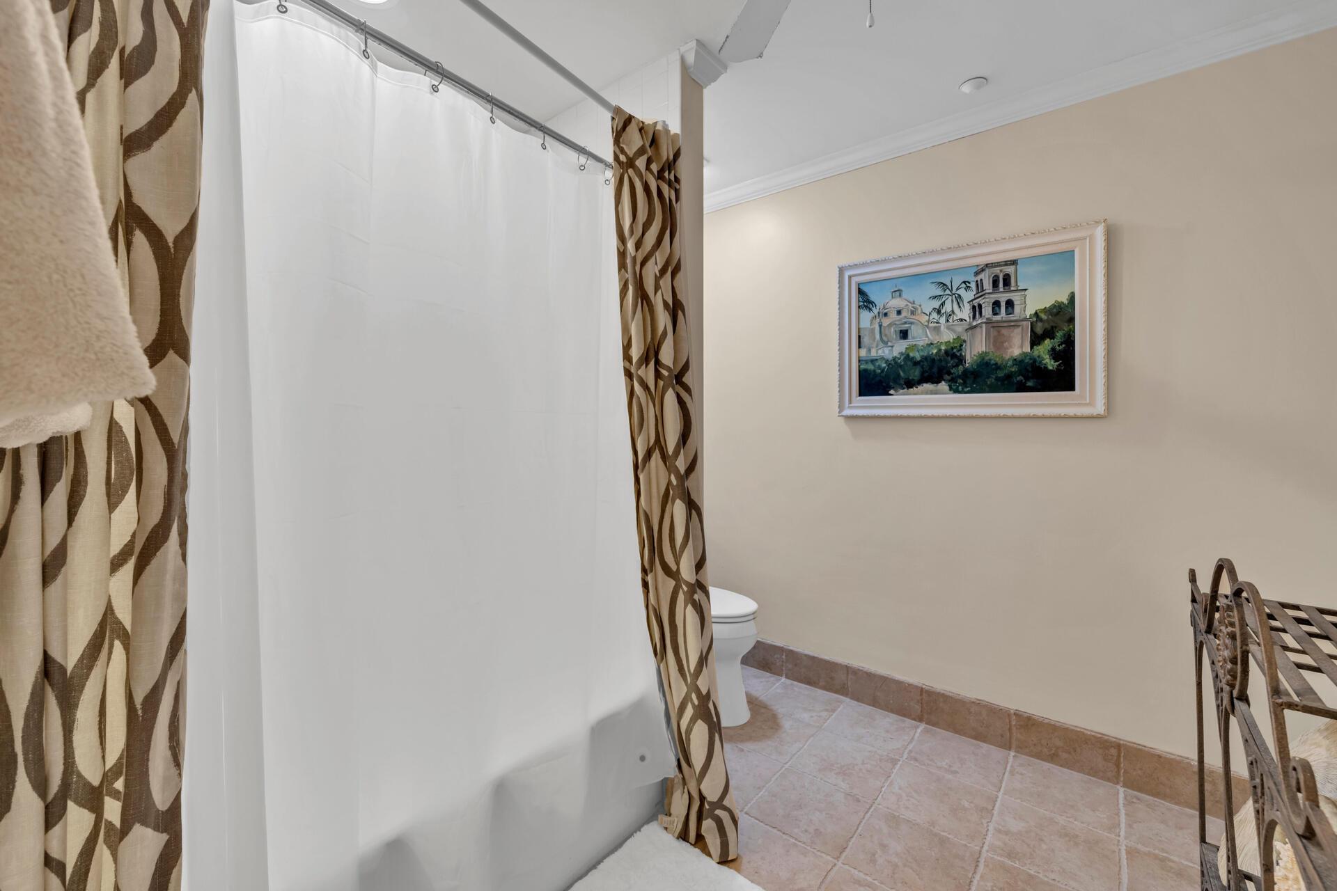REGENCY TOWERS - Residential