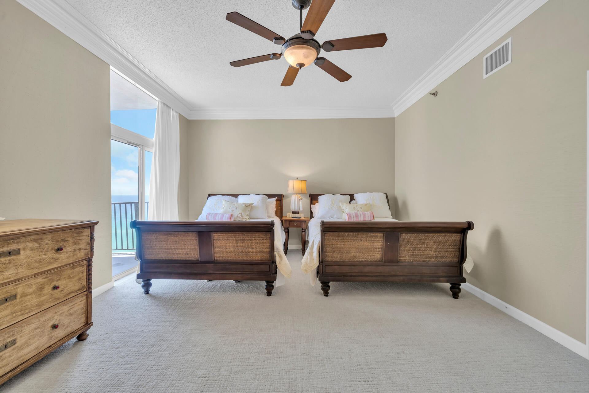 REGENCY TOWERS - Residential