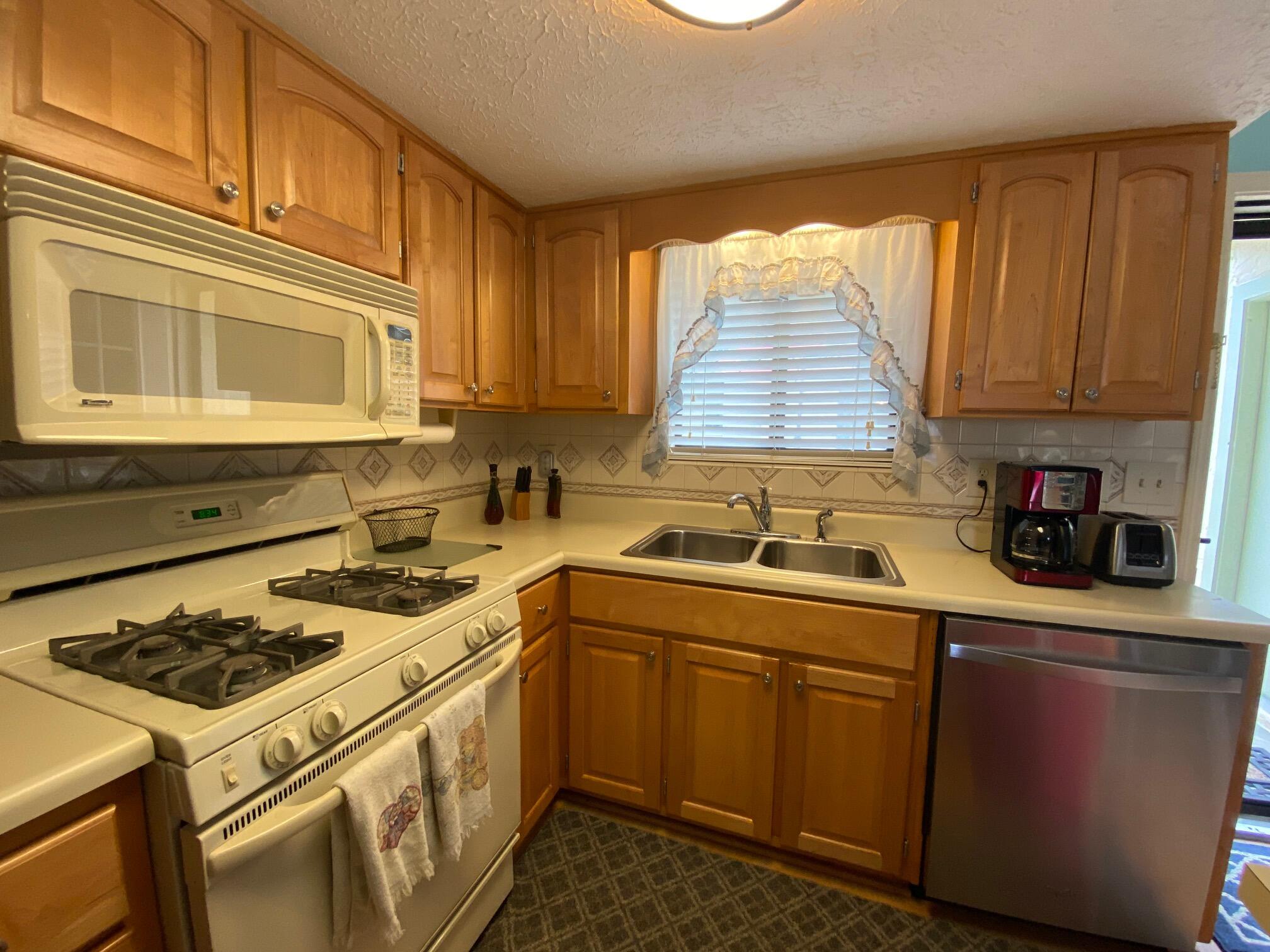 GULF HIGHLAND BEACH RESORT UNREC - Residential