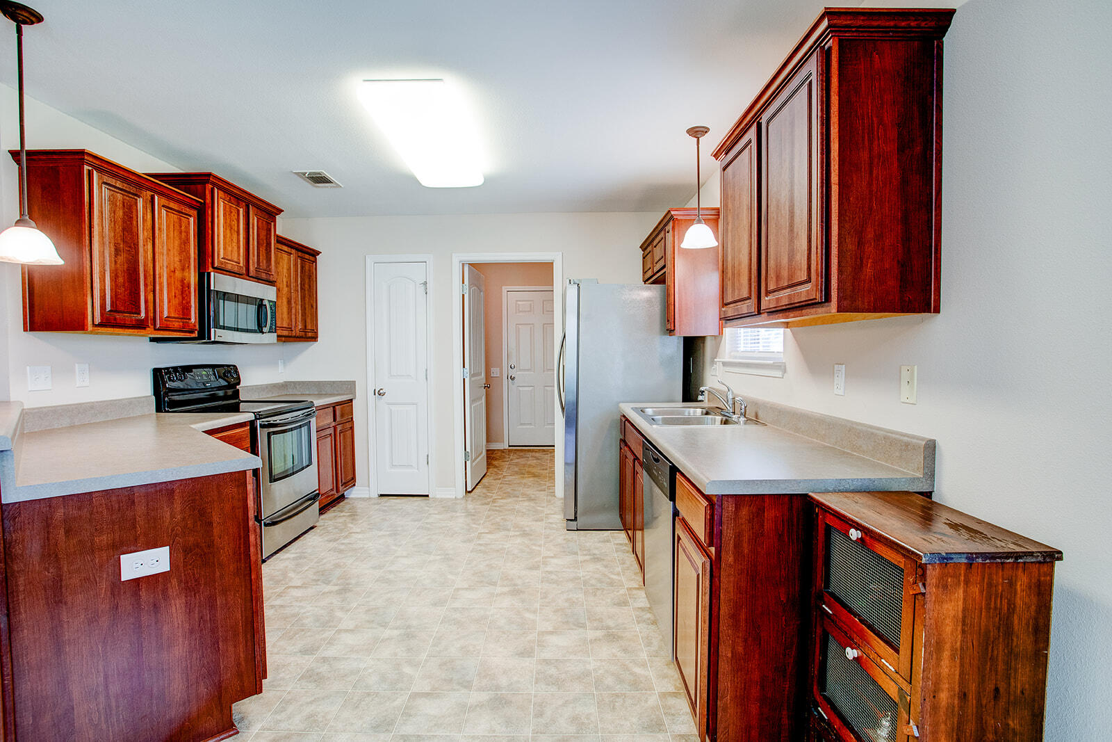 SHADOW LAKES - Residential