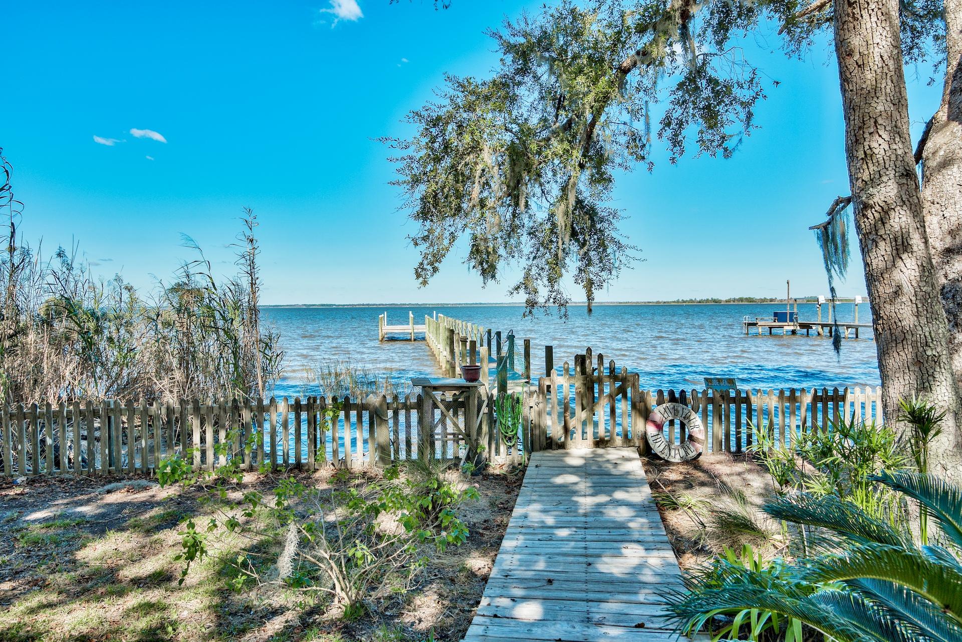 MAGNOLIA BEACH - Residential