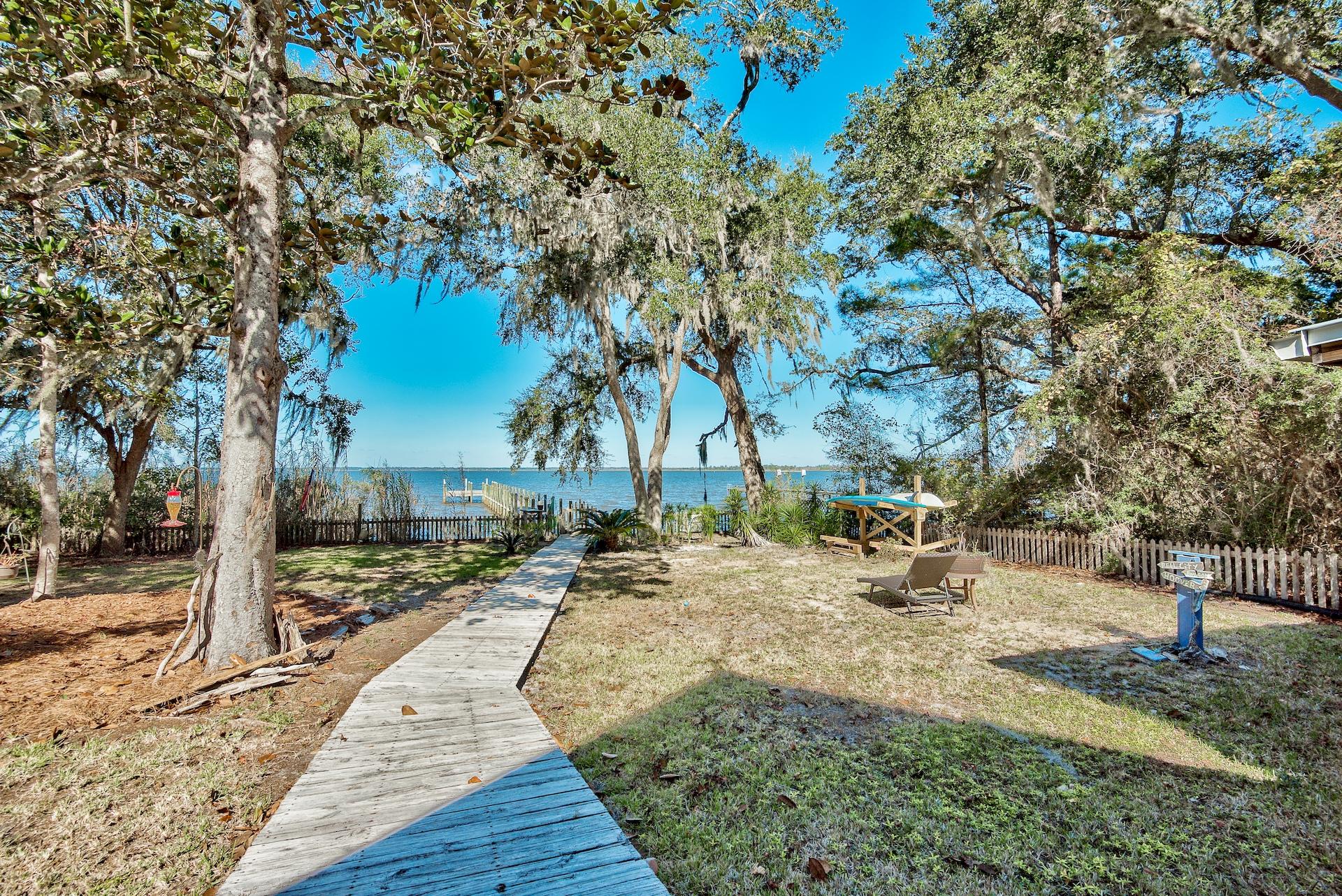 MAGNOLIA BEACH - Residential