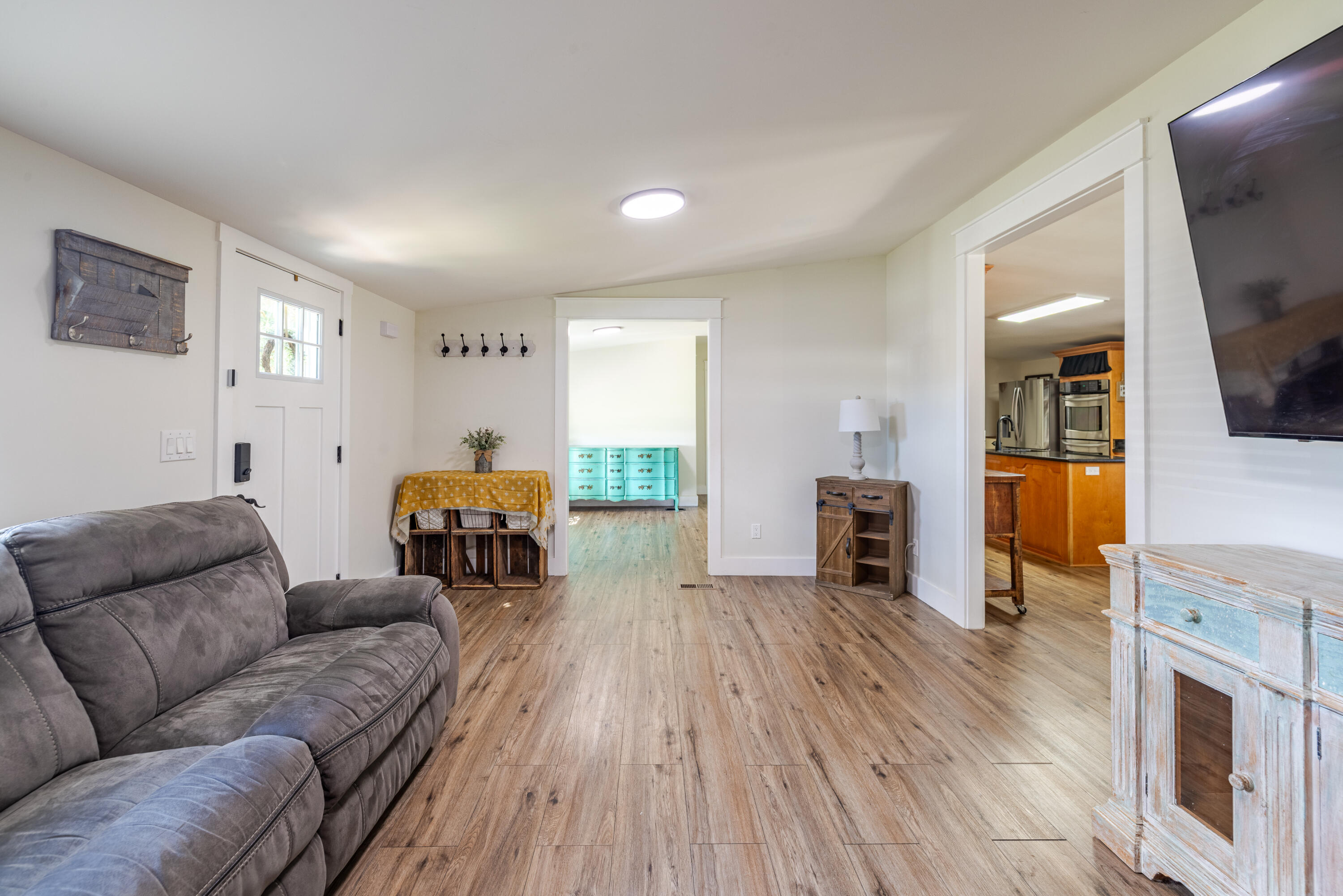 22121 Lakeview Drive