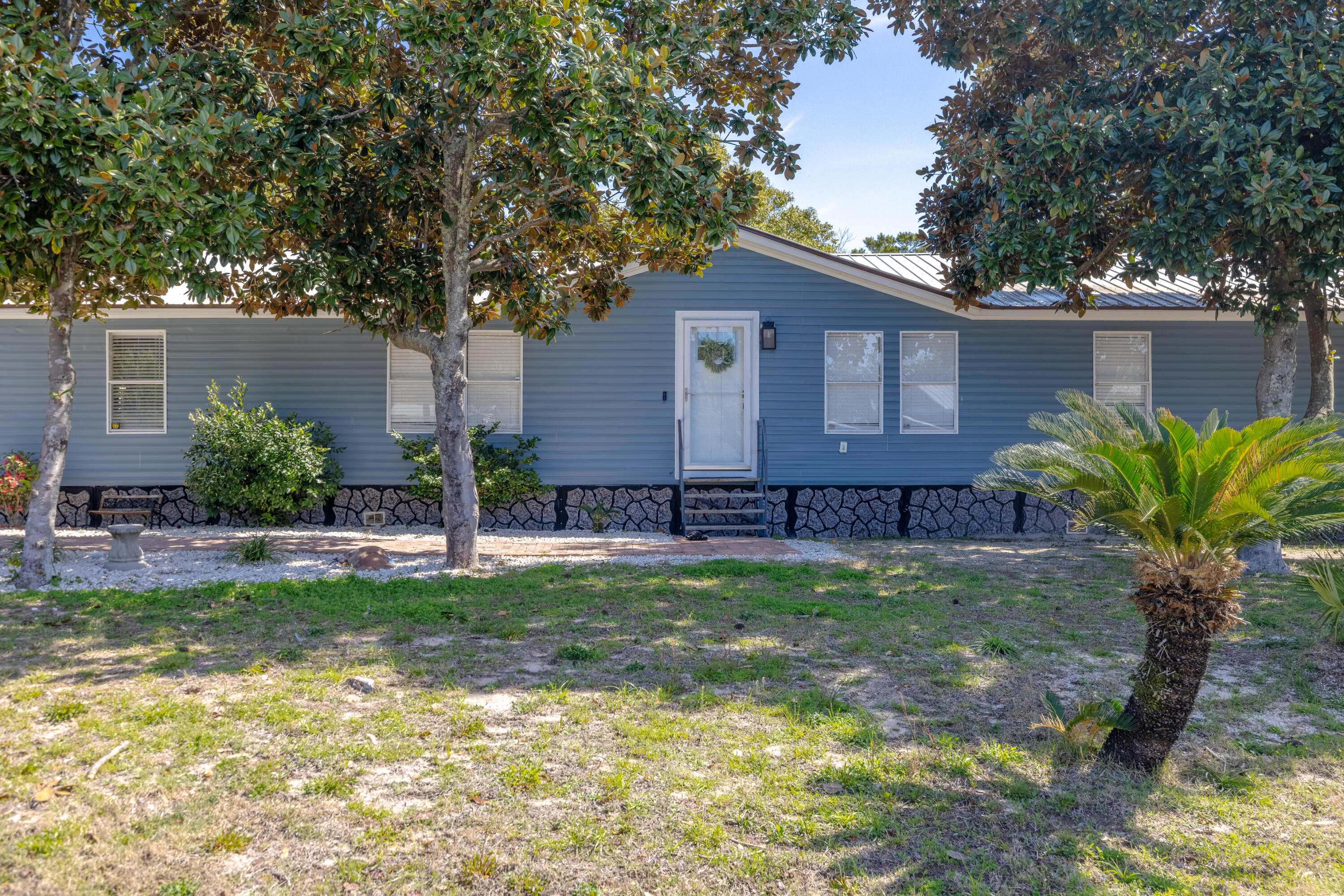22121 Lakeview Drive