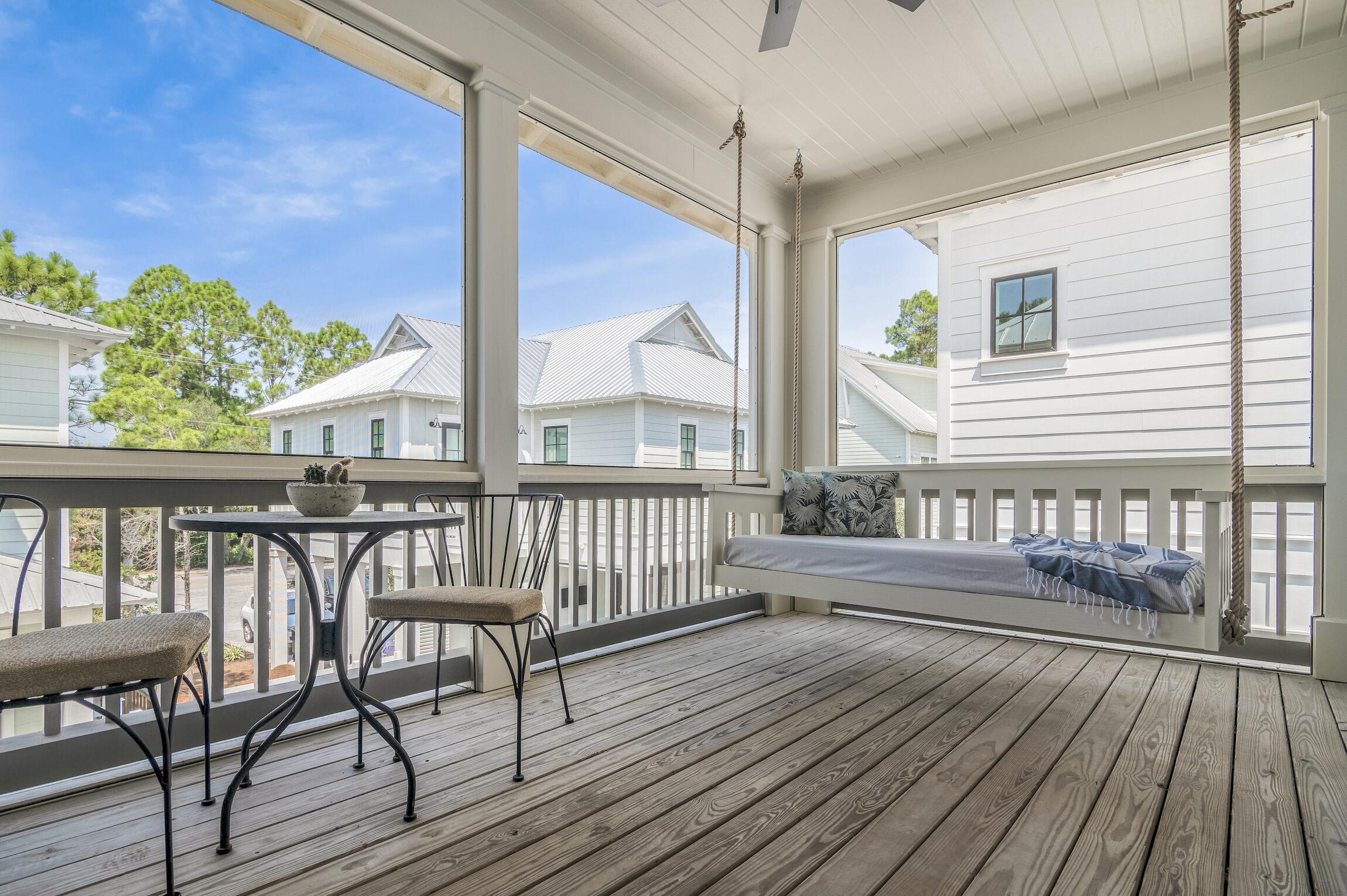 COTTAGES AT EASTERN LAKE - Residential