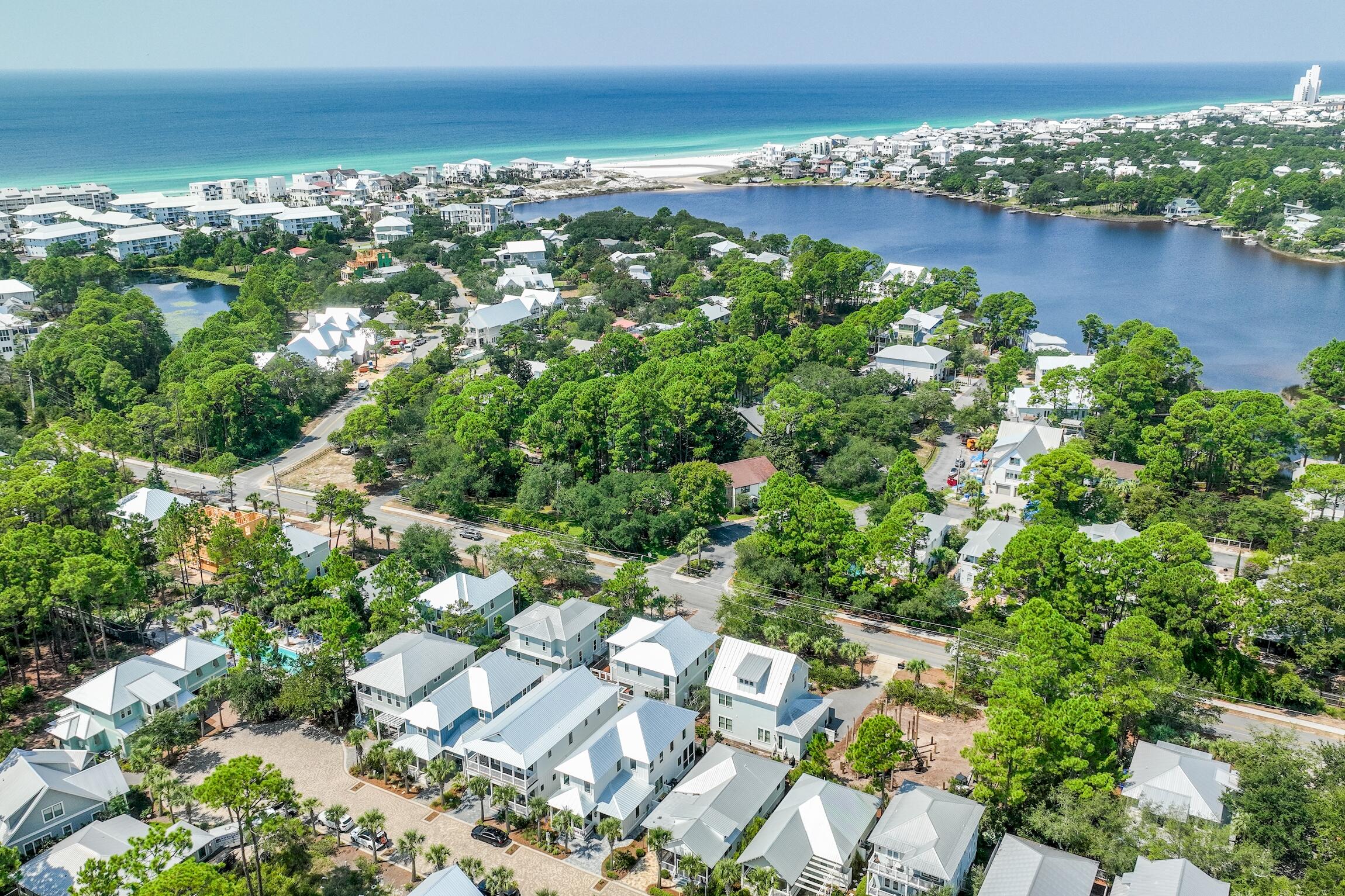 COTTAGES AT EASTERN LAKE - Residential