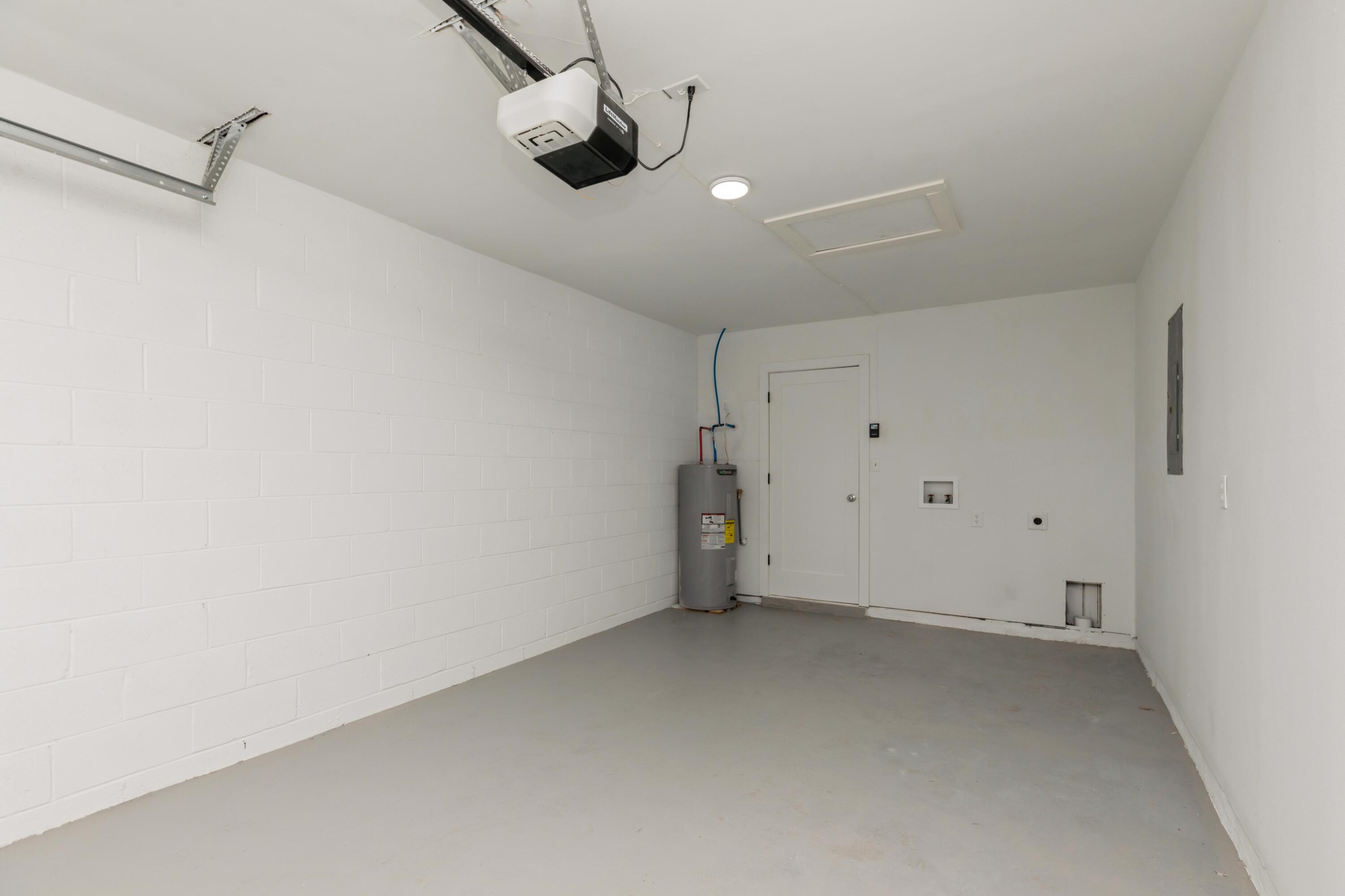 LINCOLN BAYOU PATIO HOMES - Residential