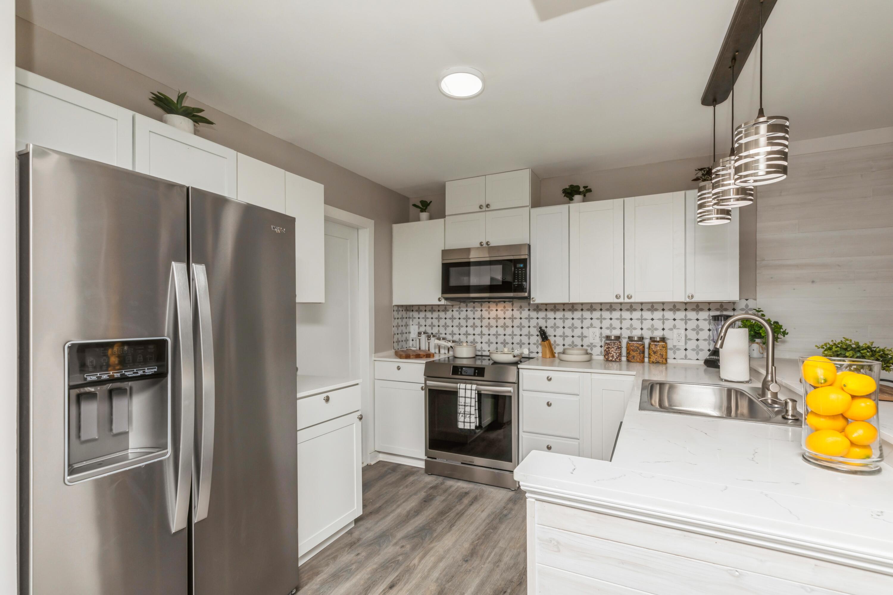 LINCOLN BAYOU PATIO HOMES - Residential