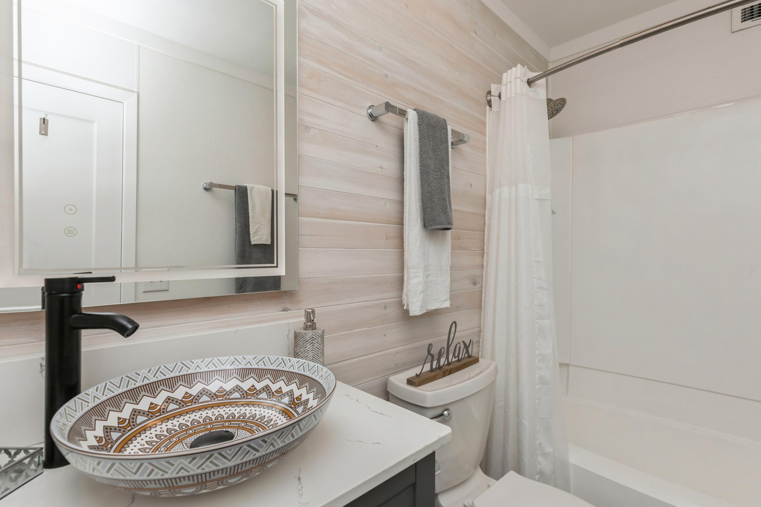 LINCOLN BAYOU PATIO HOMES - Residential