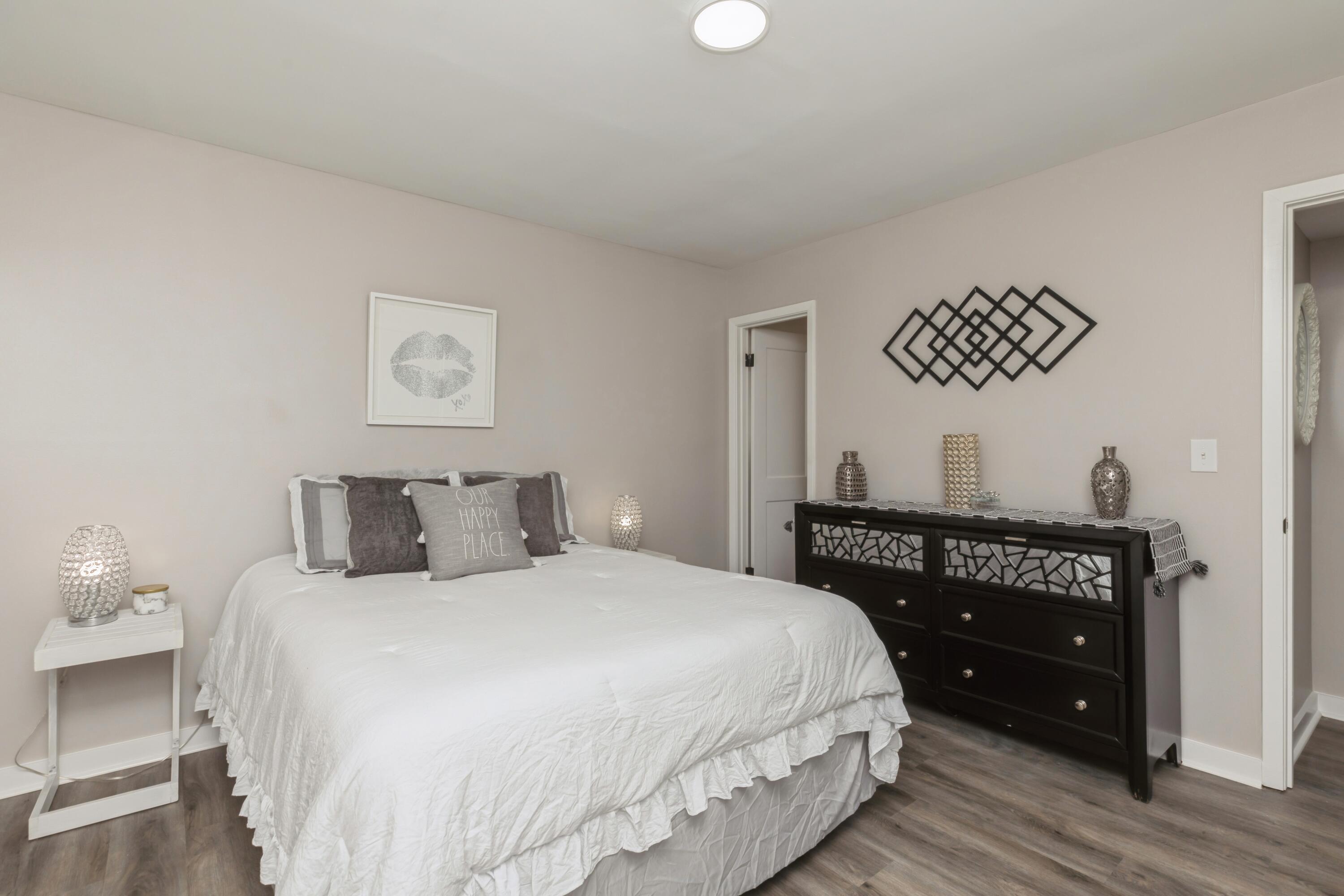 LINCOLN BAYOU PATIO HOMES - Residential