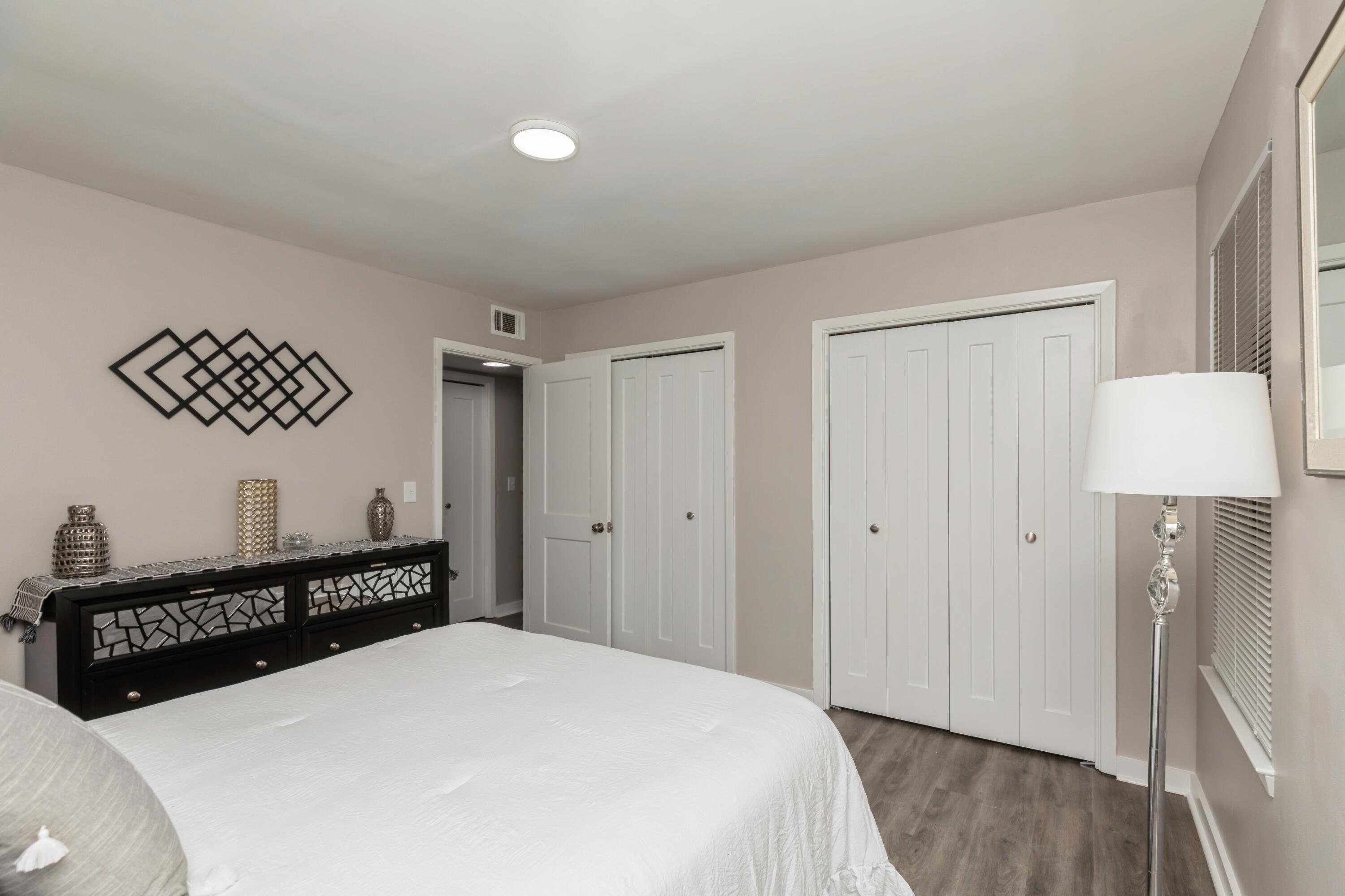 LINCOLN BAYOU PATIO HOMES - Residential