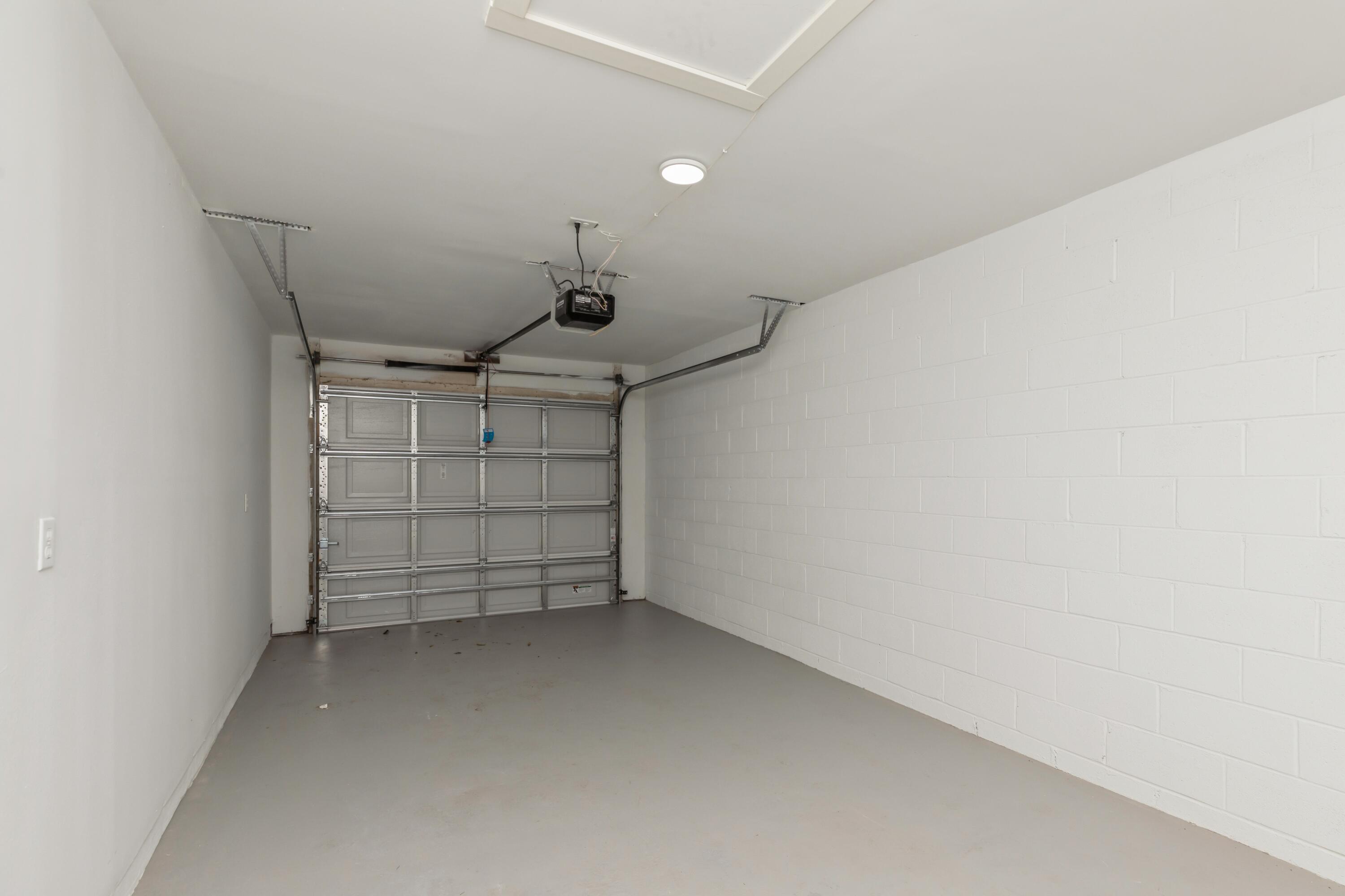 LINCOLN BAYOU PATIO HOMES - Residential