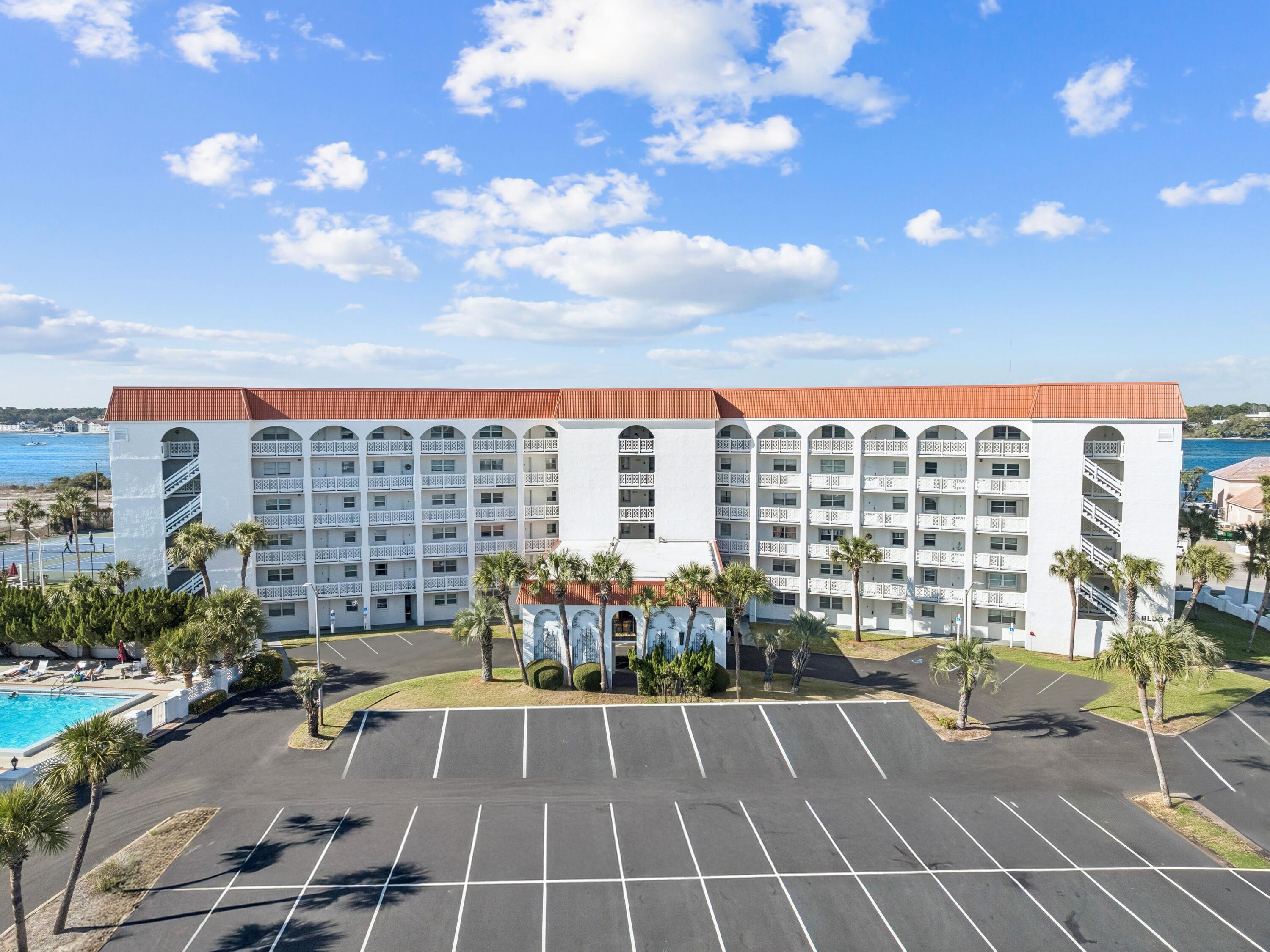 EL MATADOR CONDO - Residential