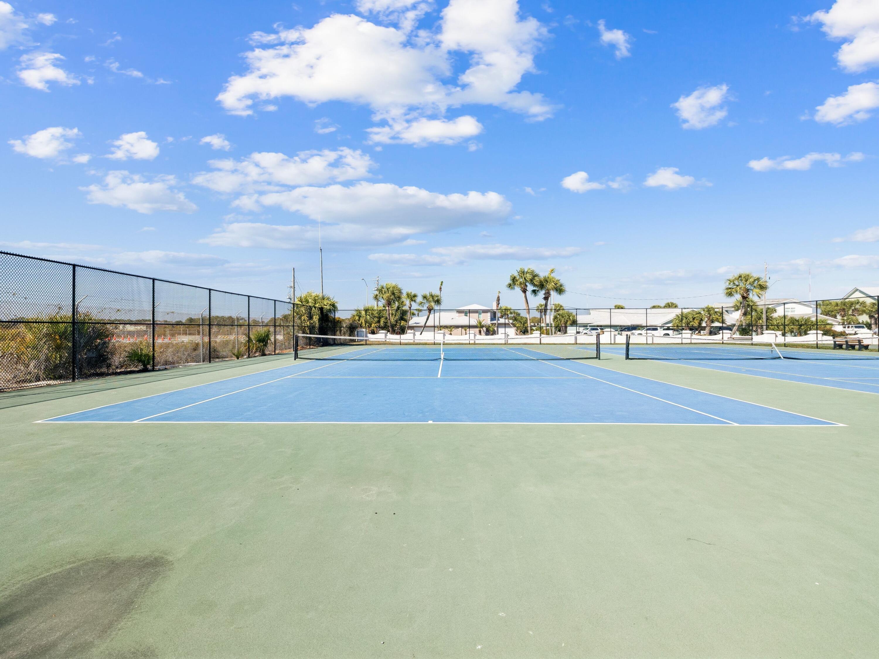 EL MATADOR CONDO - Residential