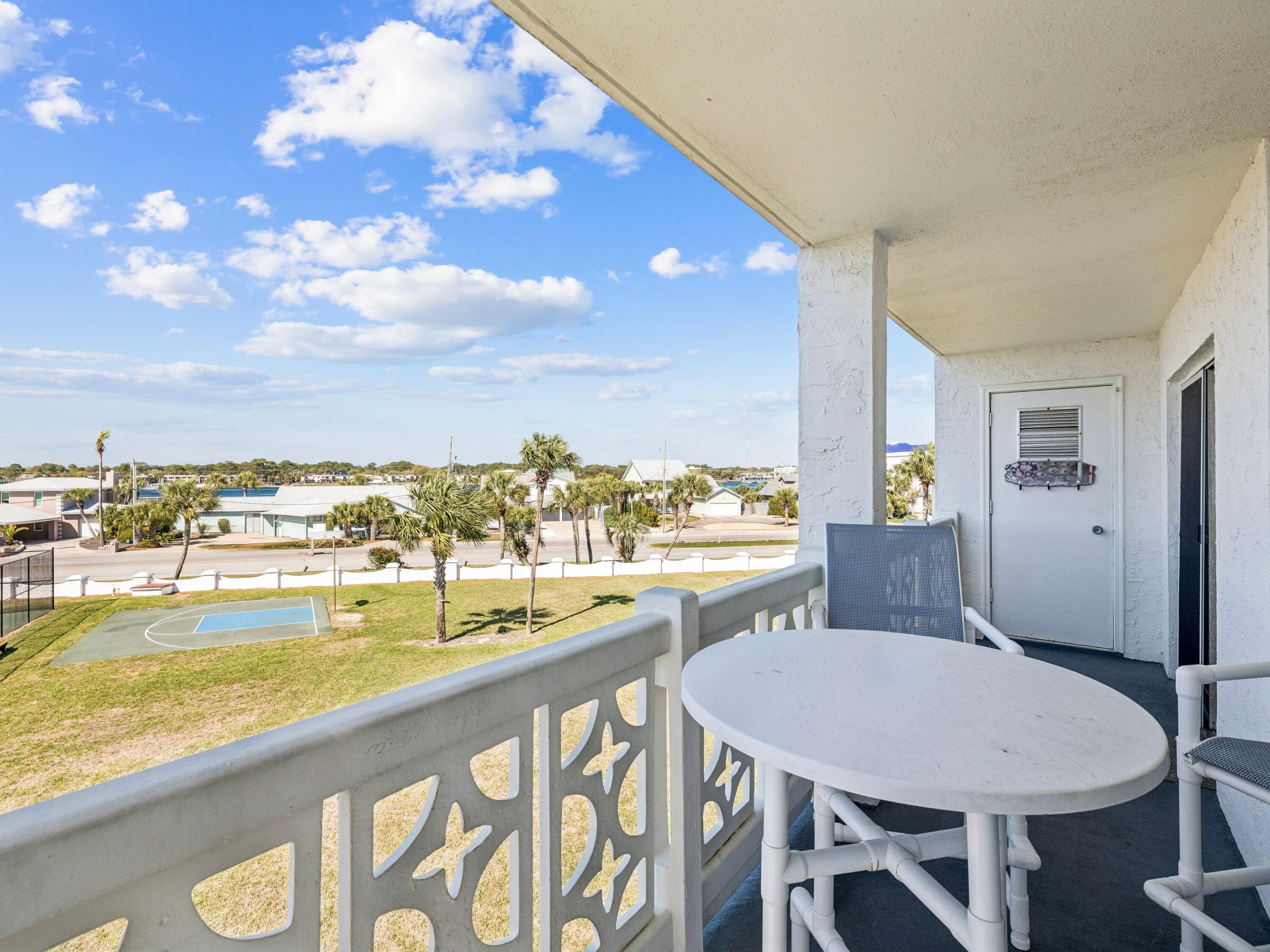 EL MATADOR CONDO - Residential