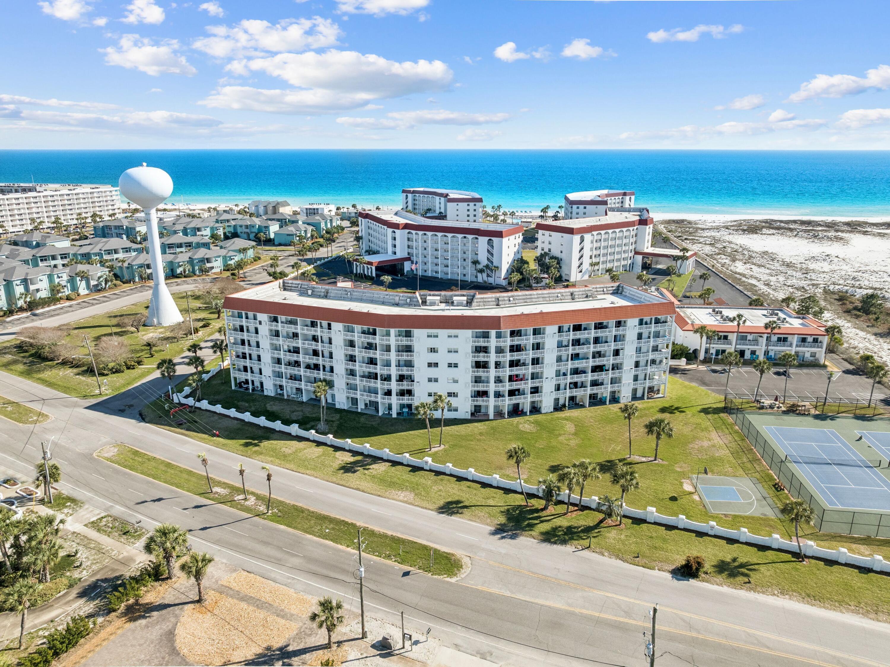 EL MATADOR CONDO - Residential