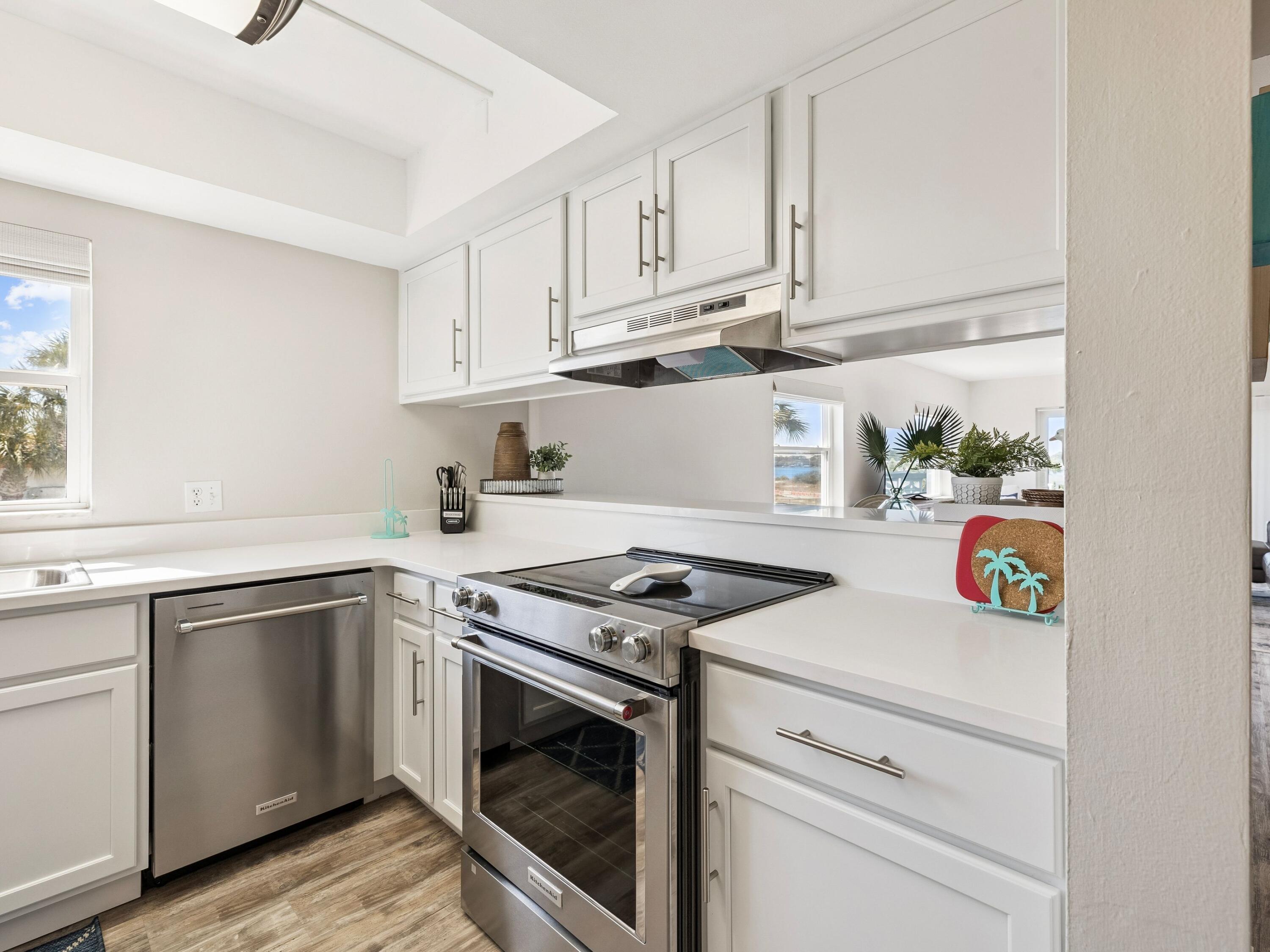 EL MATADOR CONDO - Residential