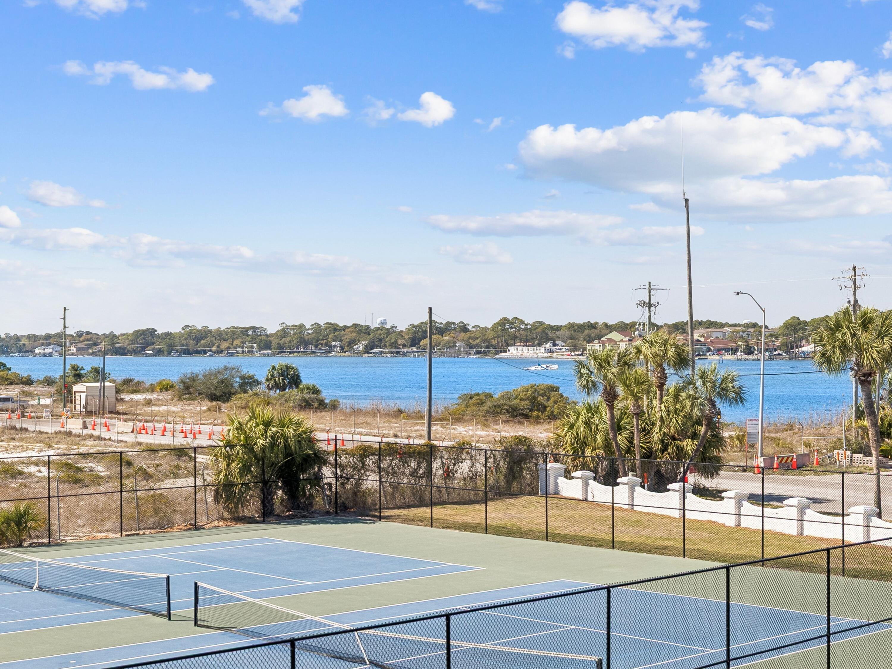 EL MATADOR CONDO - Residential