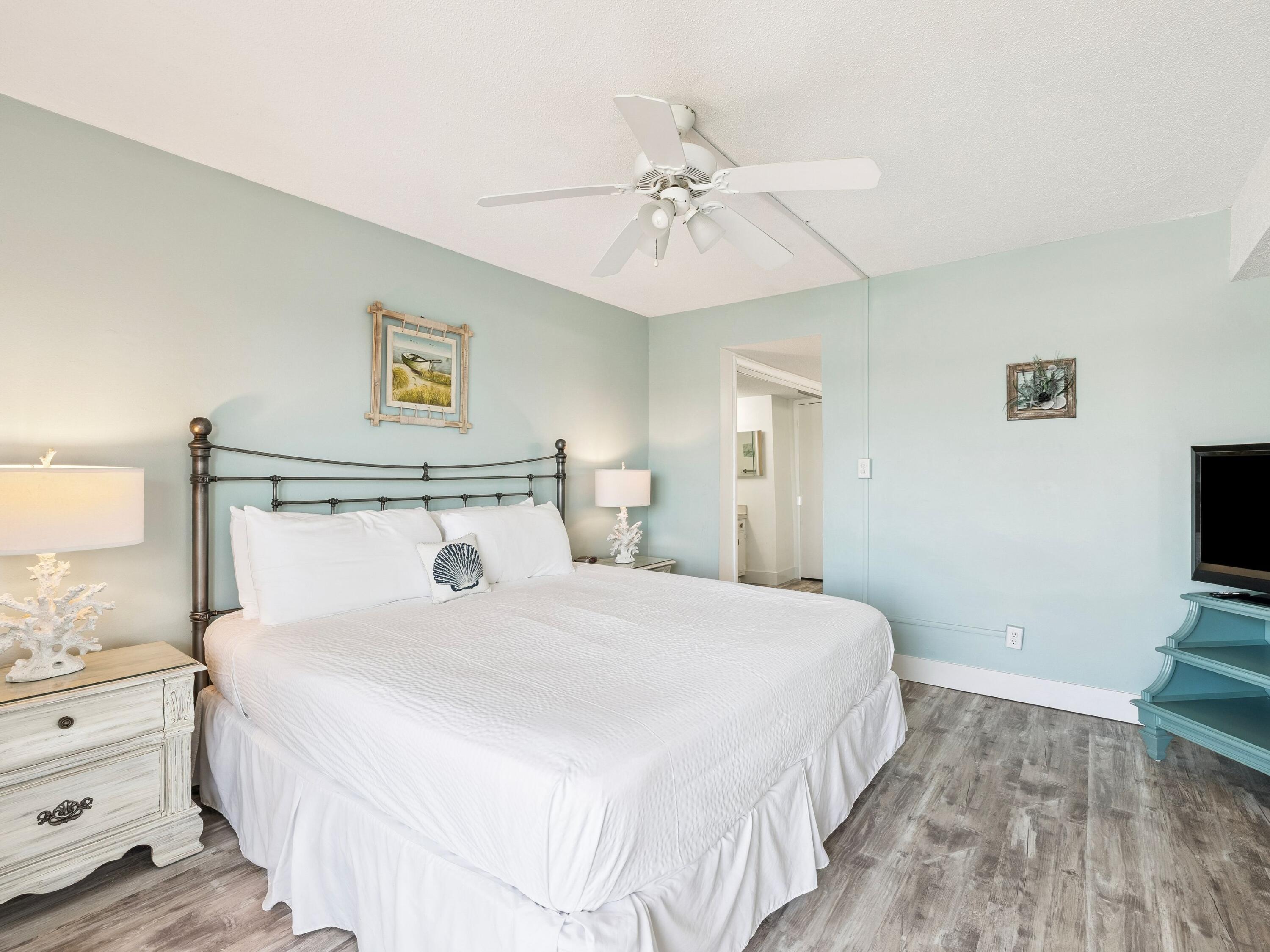 EL MATADOR CONDO - Residential