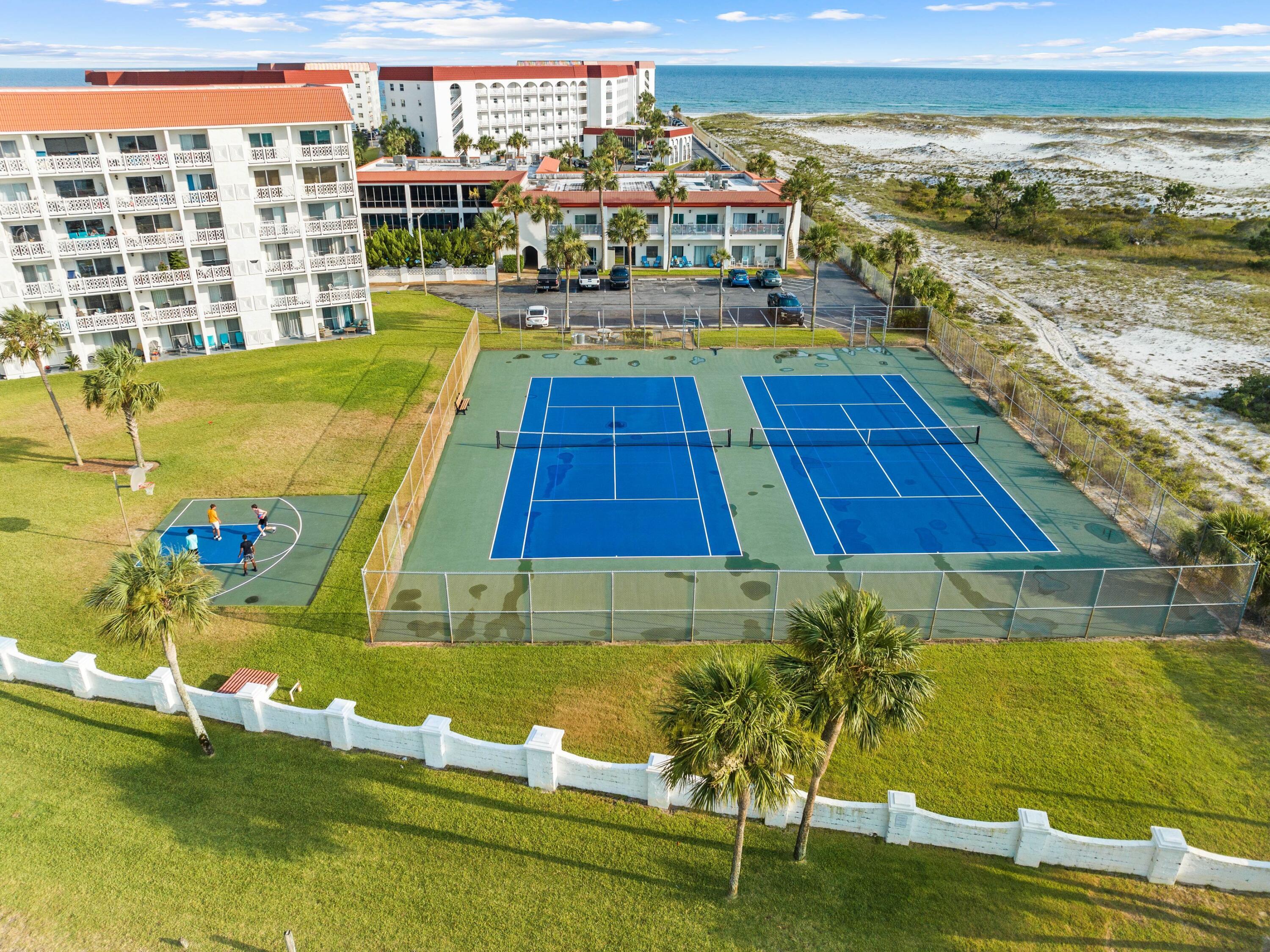 EL MATADOR CONDO - Residential