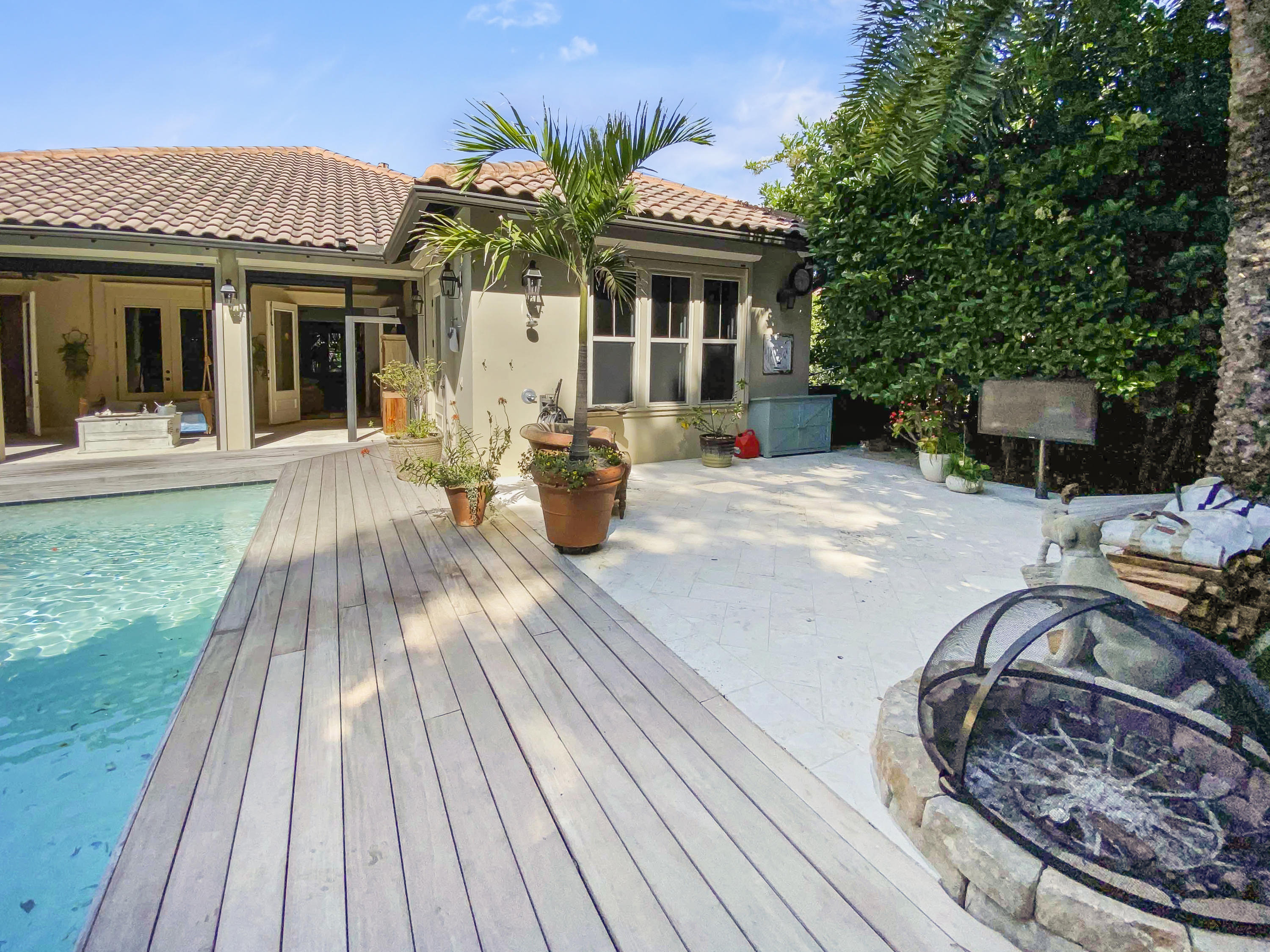 VINEYARD AT RAVEN OAKS - Residential