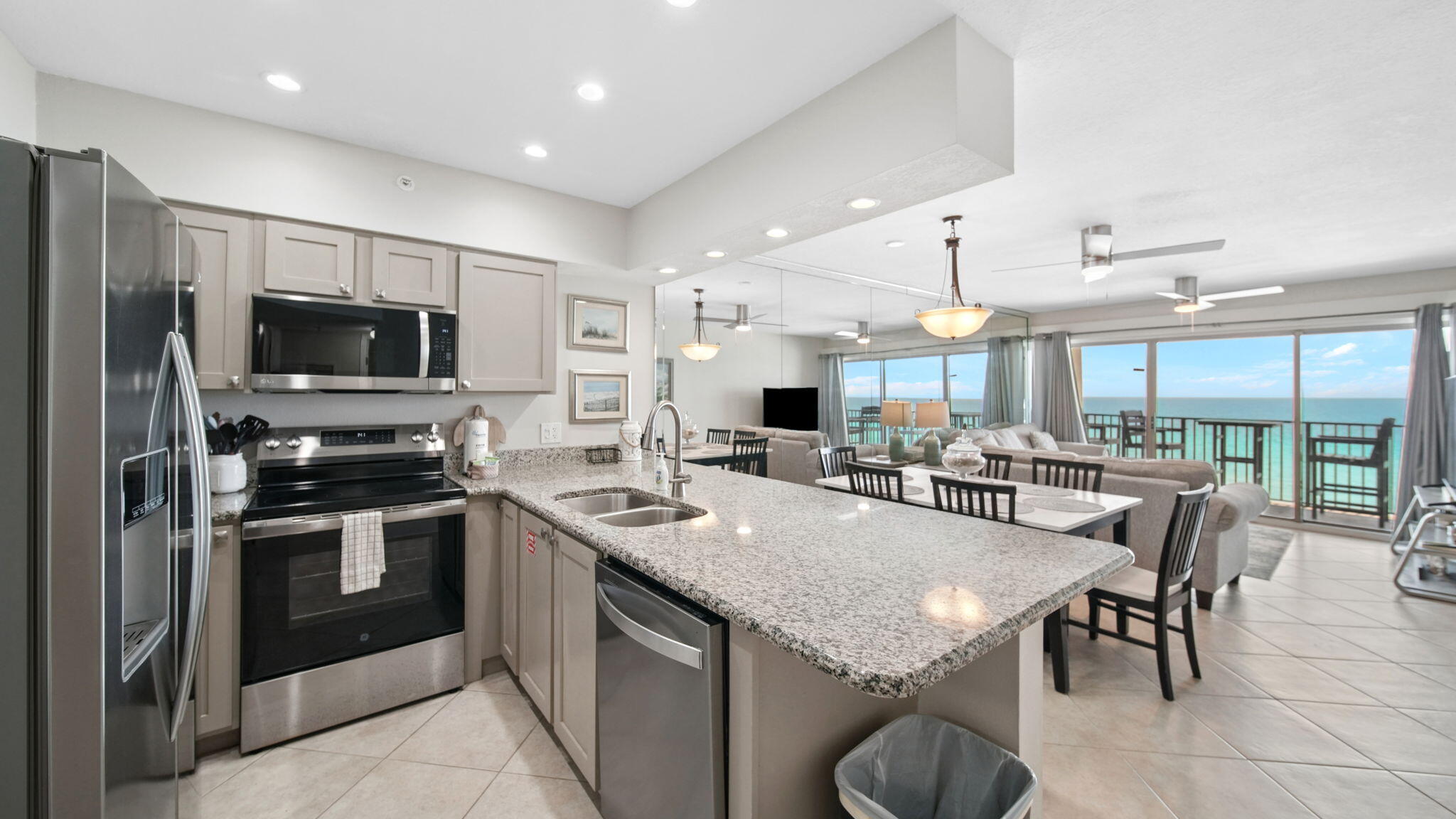 EMERALD TOWERS WEST CONDO - Residential