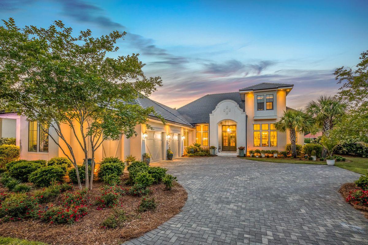 REGATTA BAY - Residential