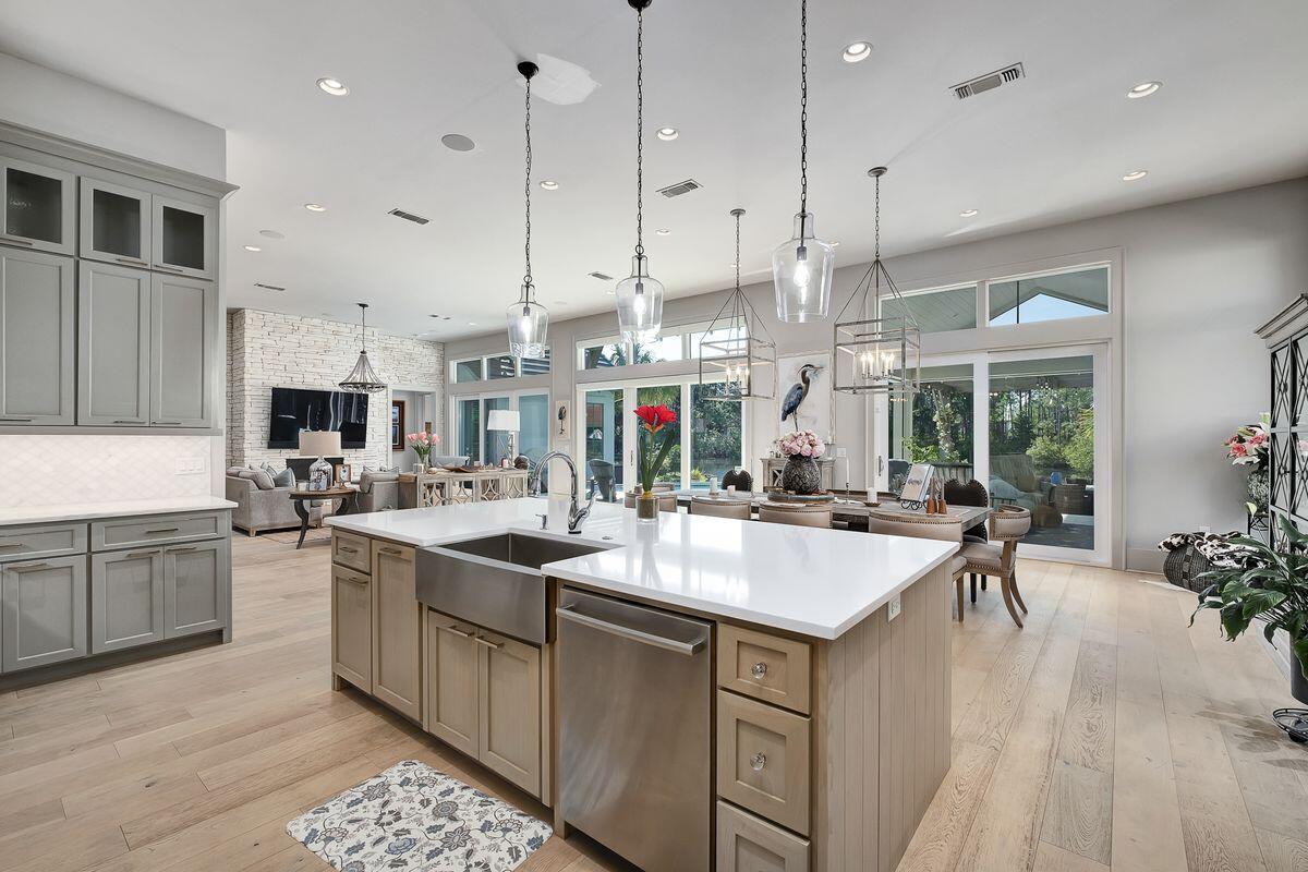 REGATTA BAY - Residential