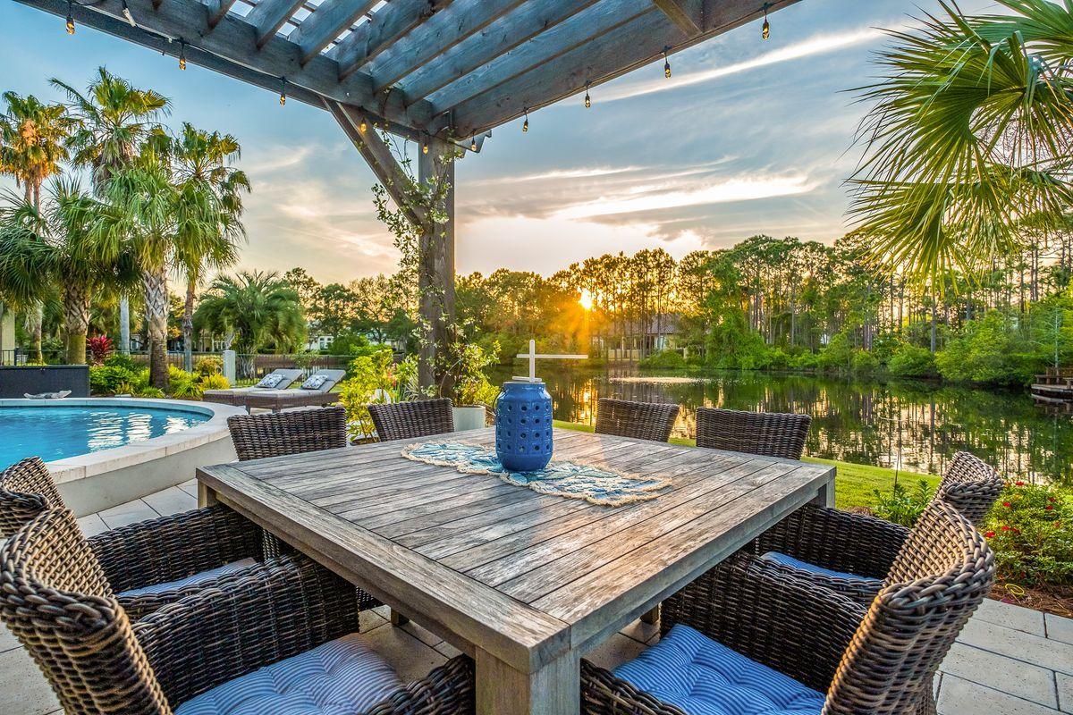 REGATTA BAY - Residential
