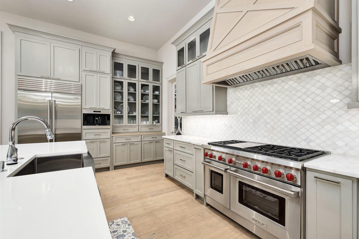 REGATTA BAY - Residential
