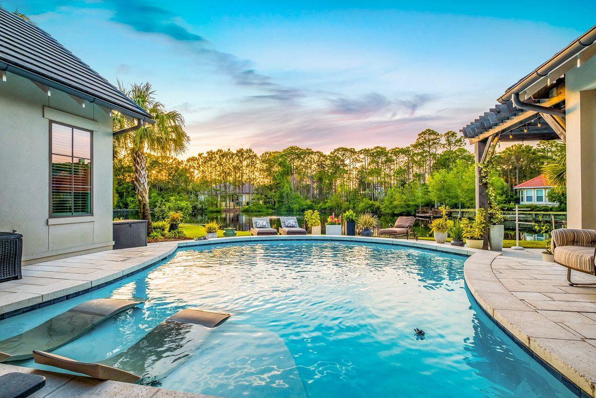 REGATTA BAY - Residential